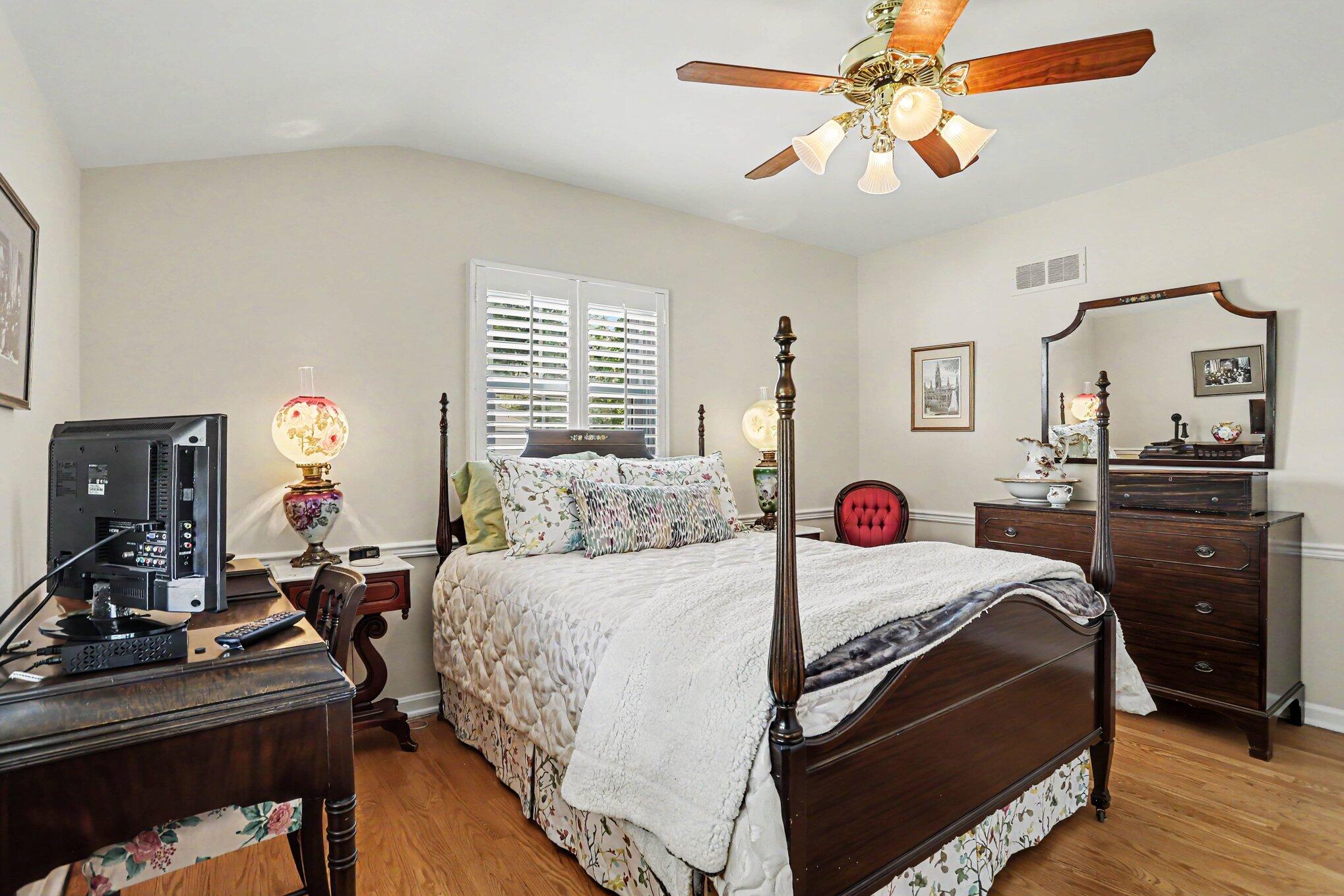 2106 Aberdeen Drive Kalamazoo MI 49008