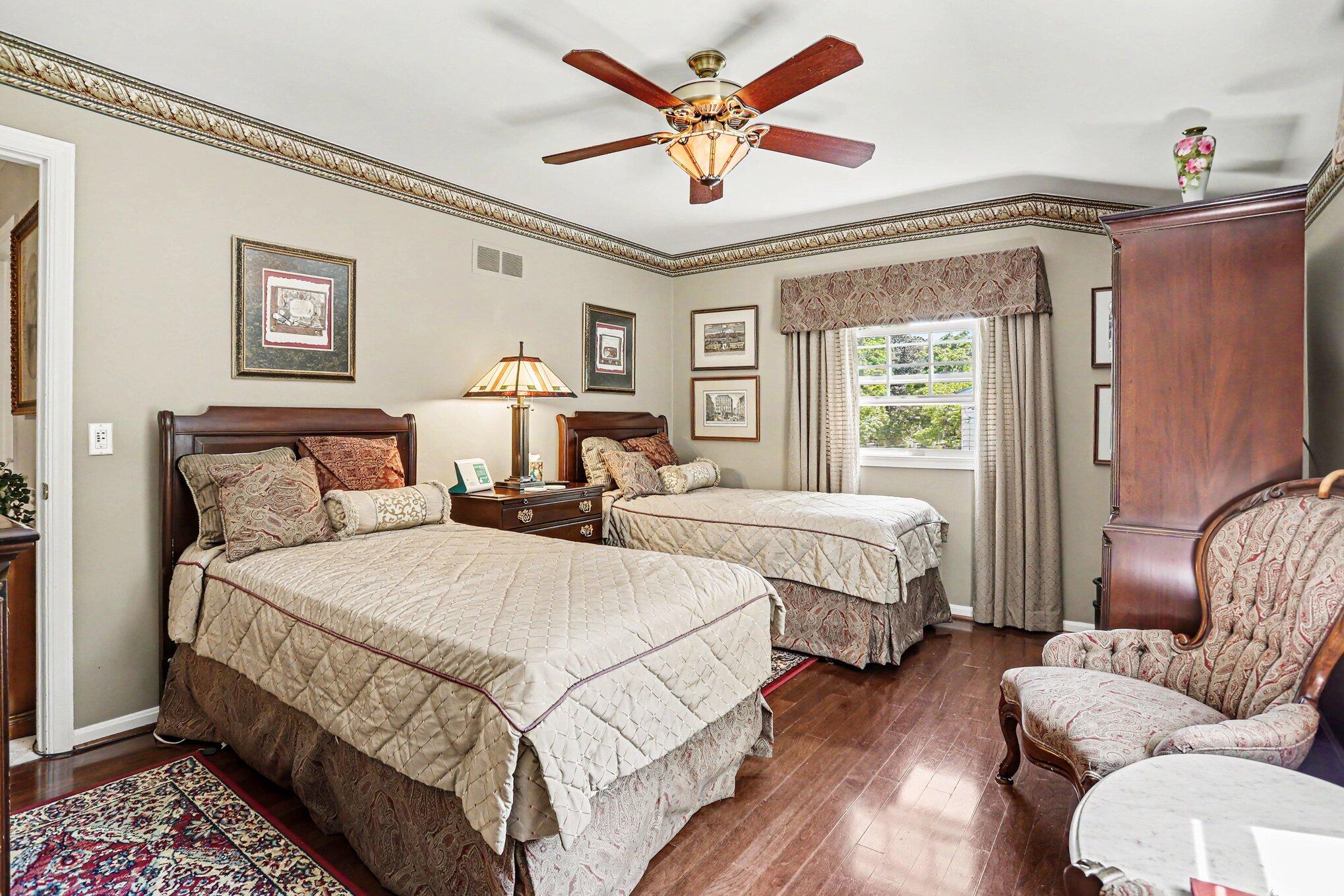 2106 Aberdeen Drive Kalamazoo MI 49008