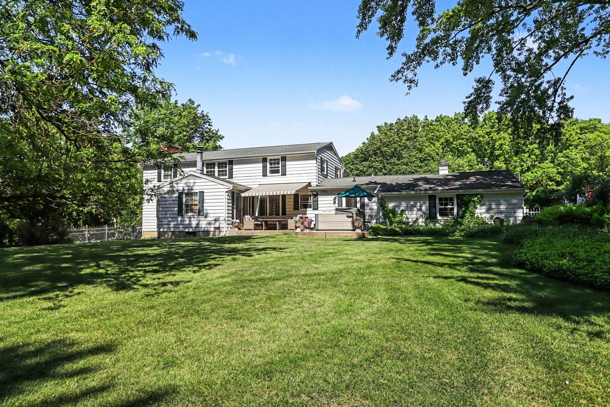 2106 Aberdeen Drive Kalamazoo MI 49008
