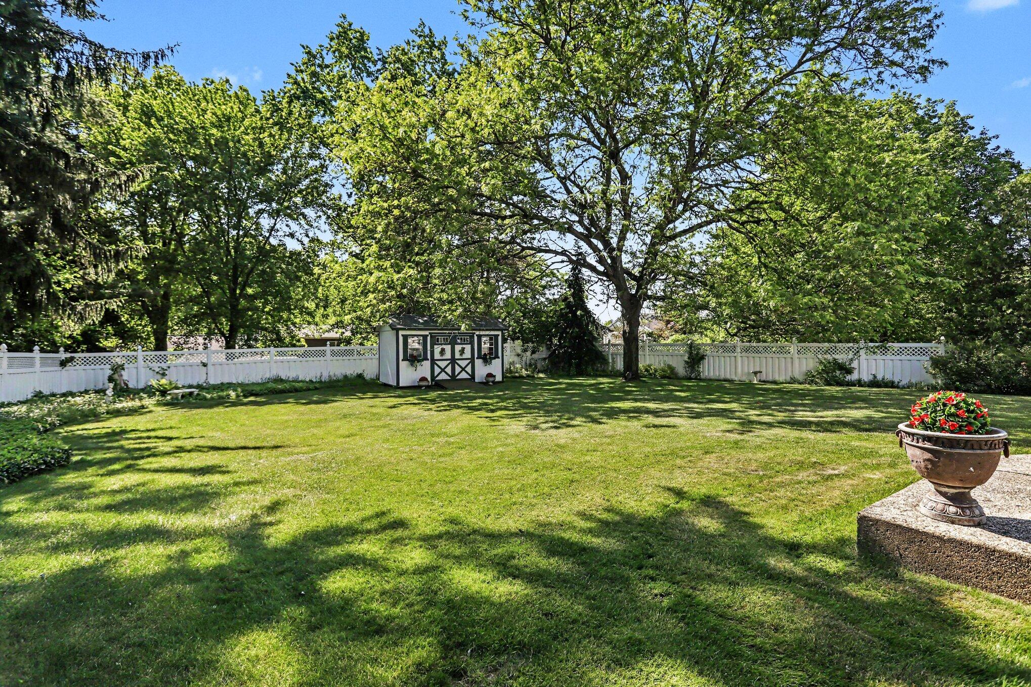 2106 Aberdeen Drive Kalamazoo MI 49008