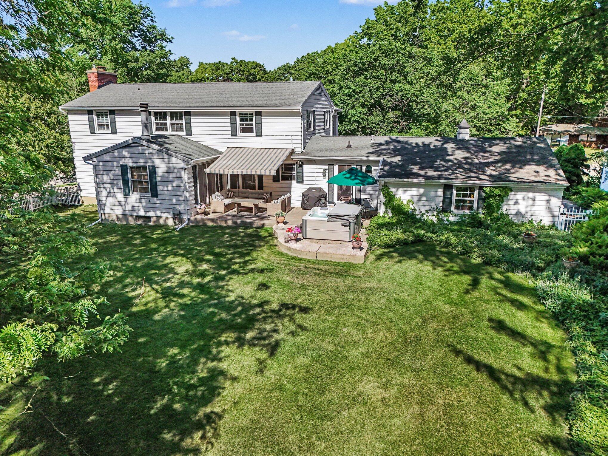 2106 Aberdeen Drive Kalamazoo MI 49008