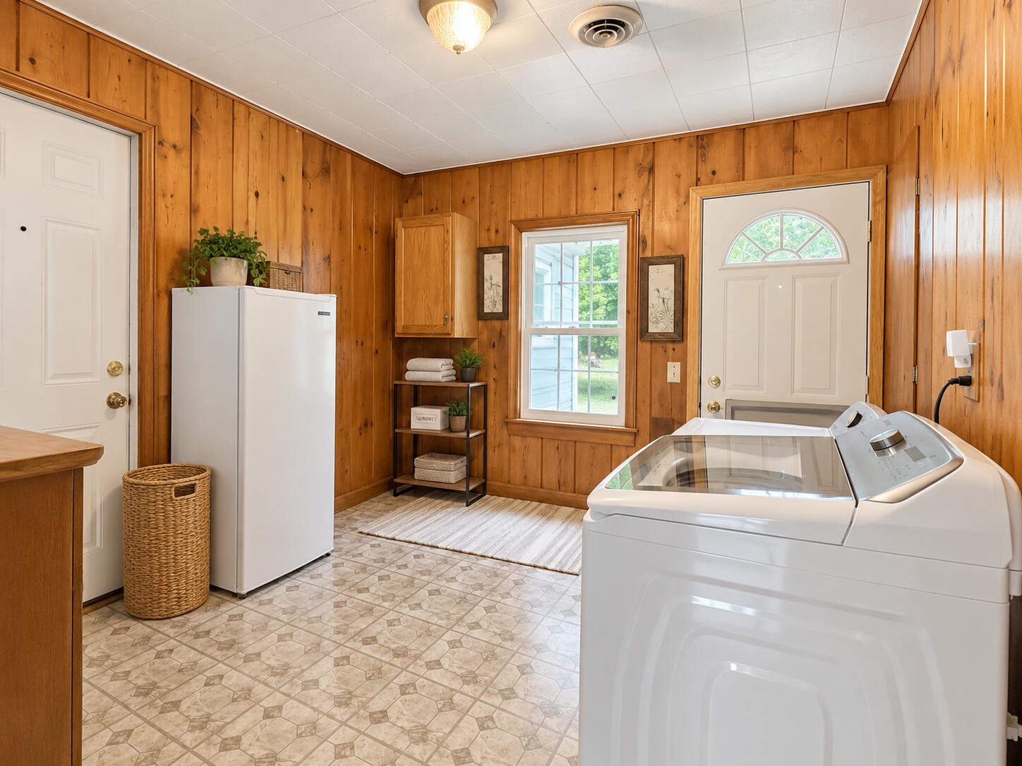 1362 E Summit Avenue Muskegon MI 49444