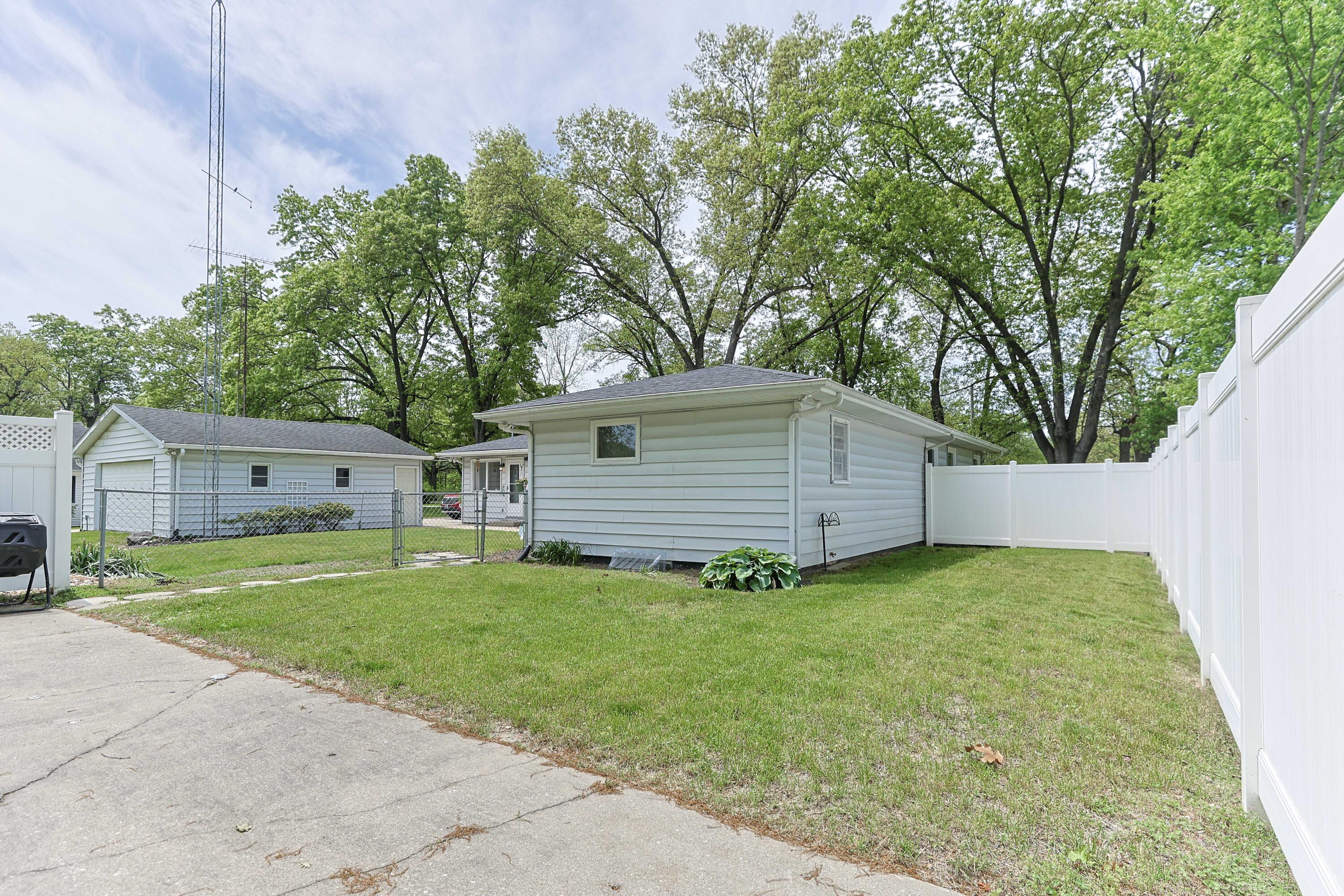 3011 Adams Road Niles MI 49120