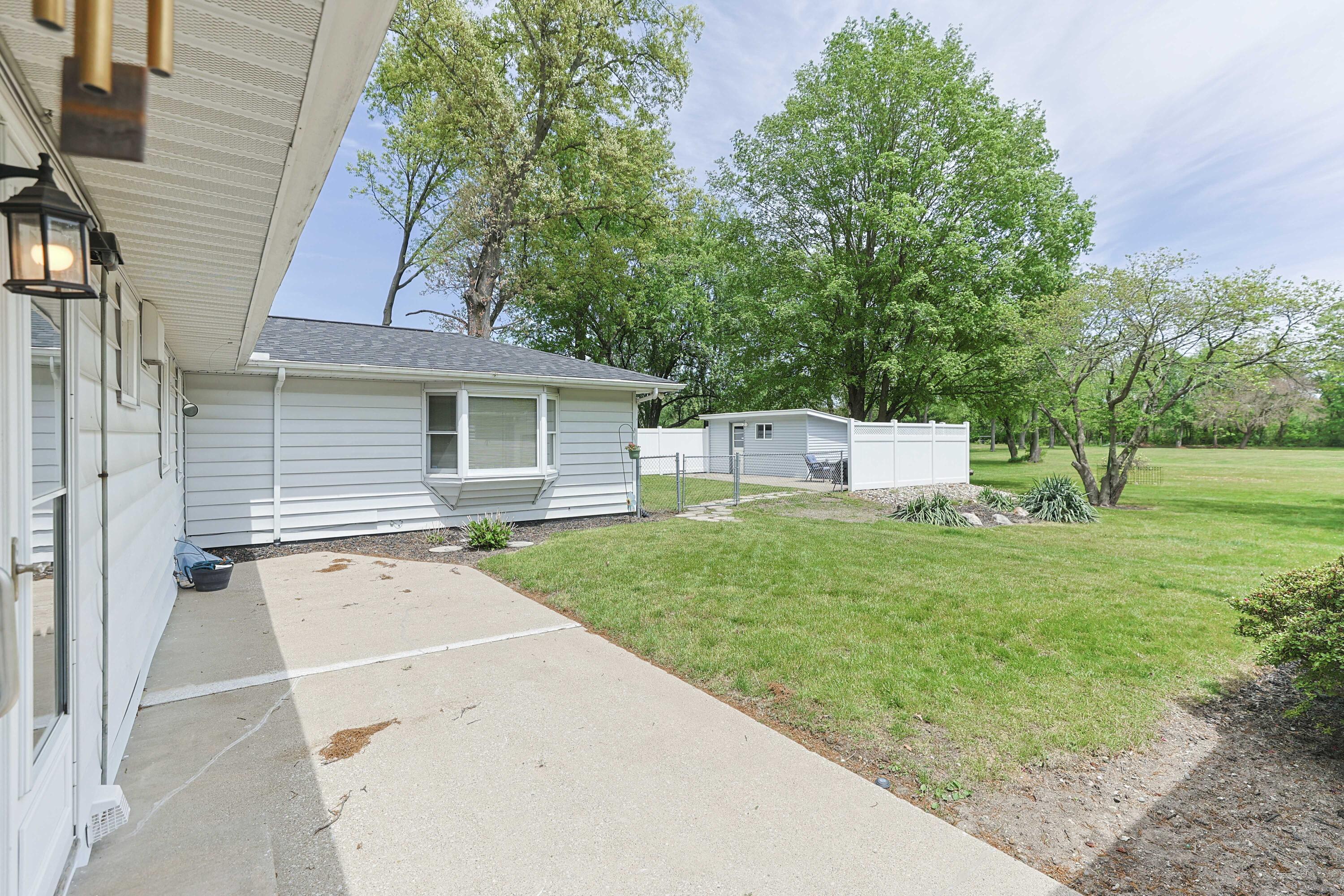 3011 Adams Road Niles MI 49120