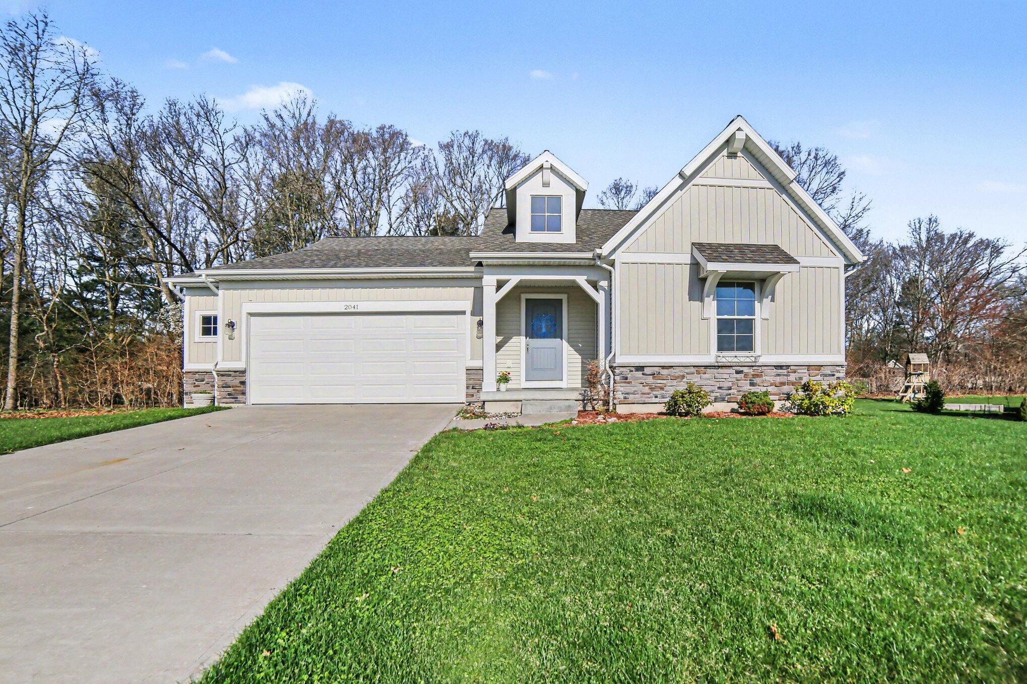 2041 Juniper Circle Muskegon MI 49445