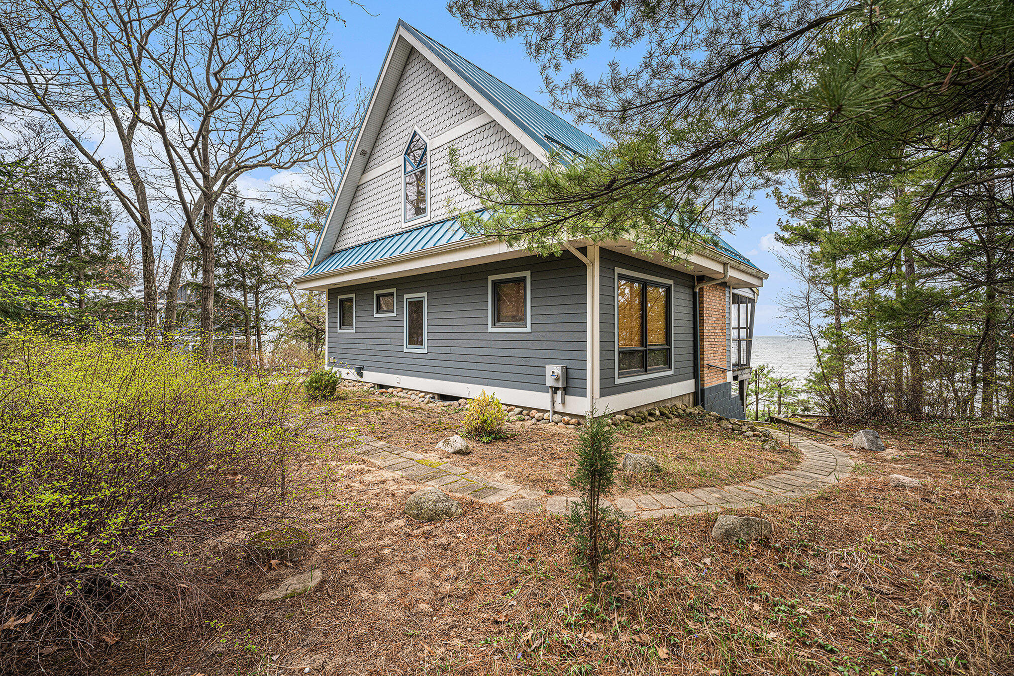 27901 Shorewood Drive Covert MI 49043