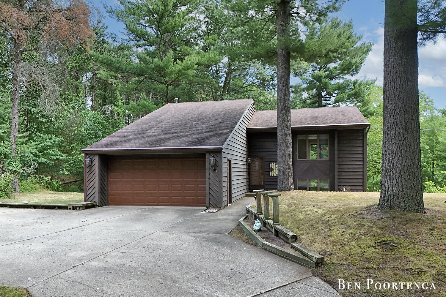 8707 White Fawn Trail NE Rockford MI 49341