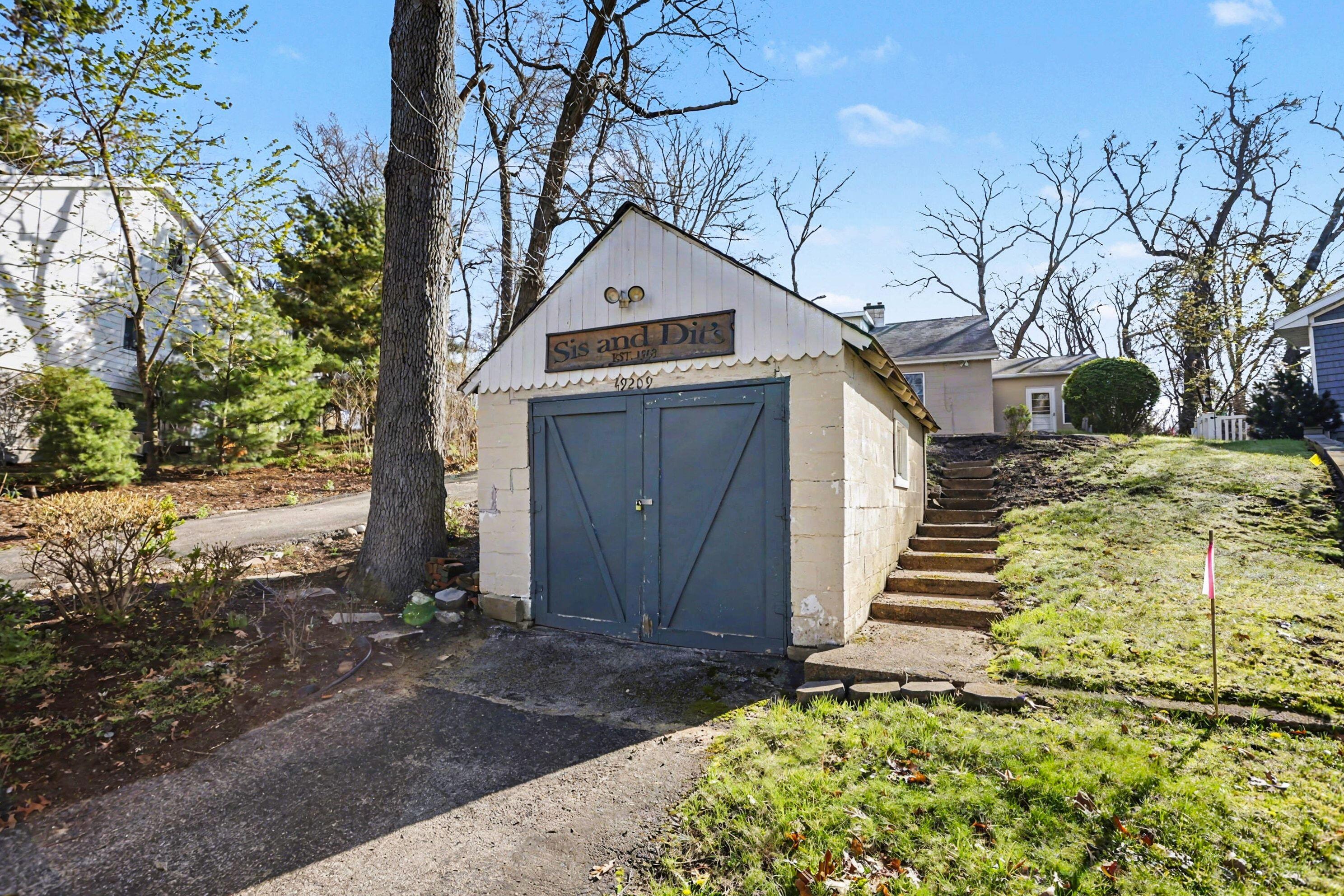49209 Howard Avenue New Buffalo MI 49117