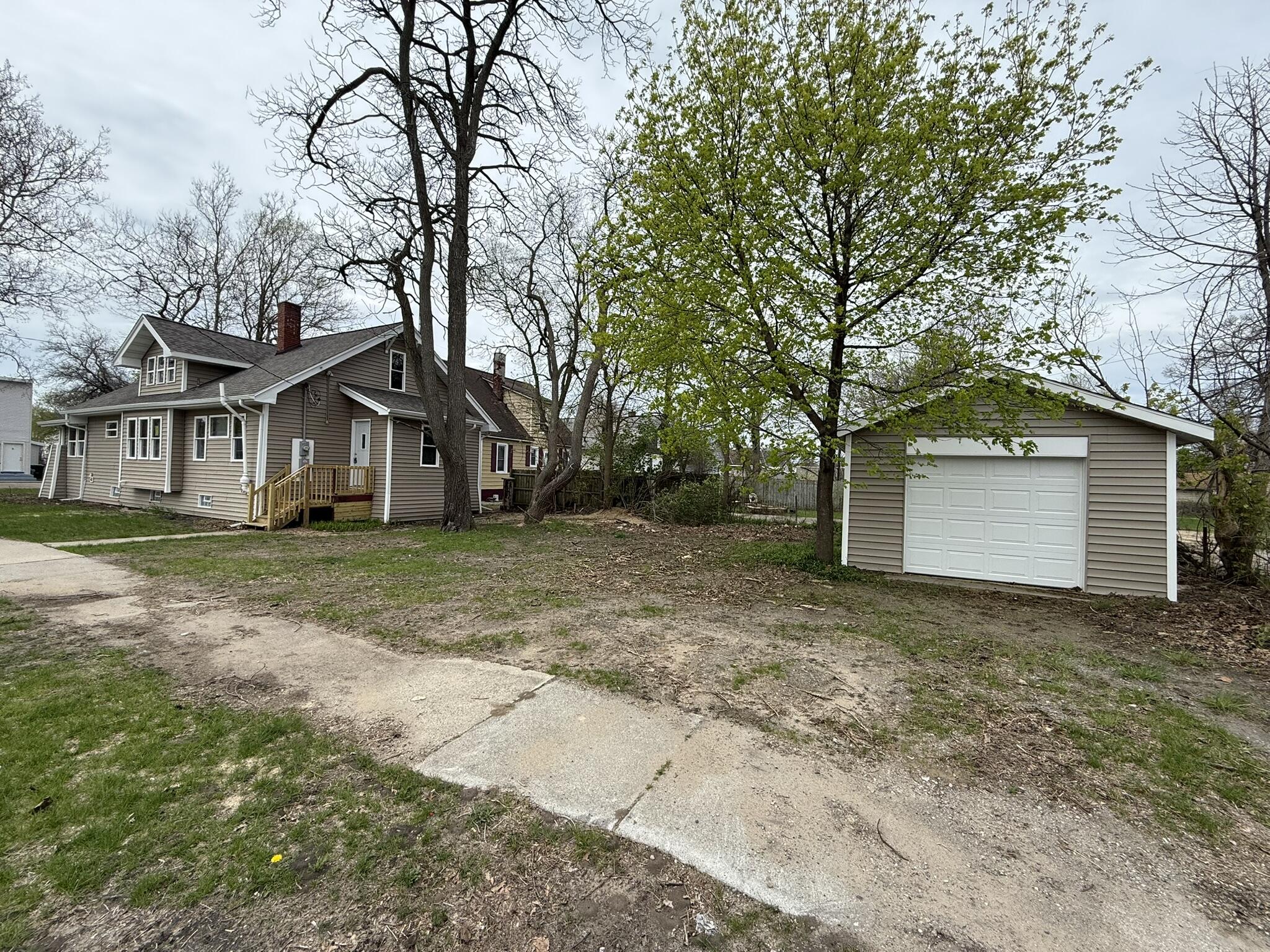 462 Catawba Avenue Muskegon MI 49442