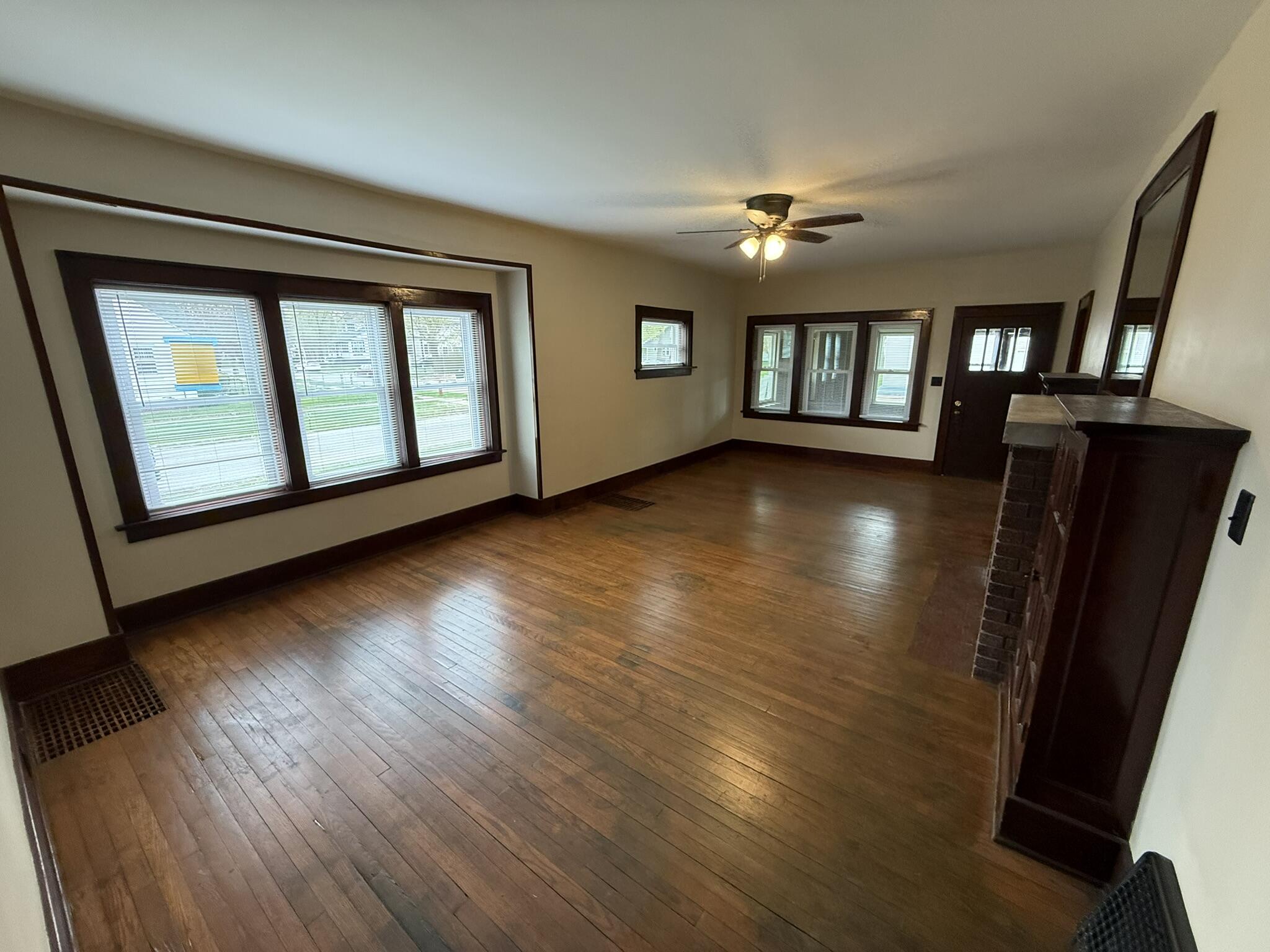 462 Catawba Avenue Muskegon MI 49442