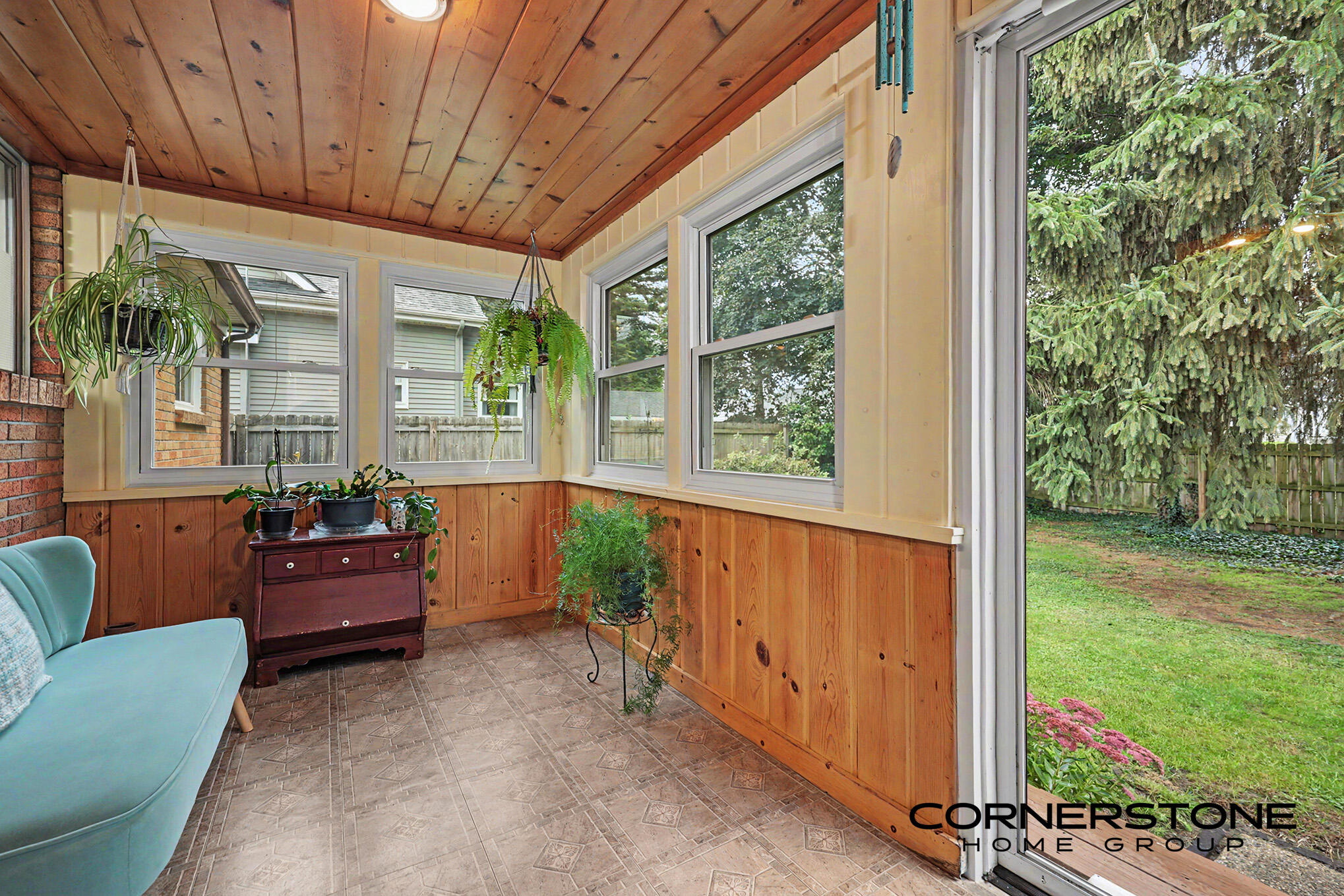 874 Beechwood Street NE Grand Rapids MI 49505