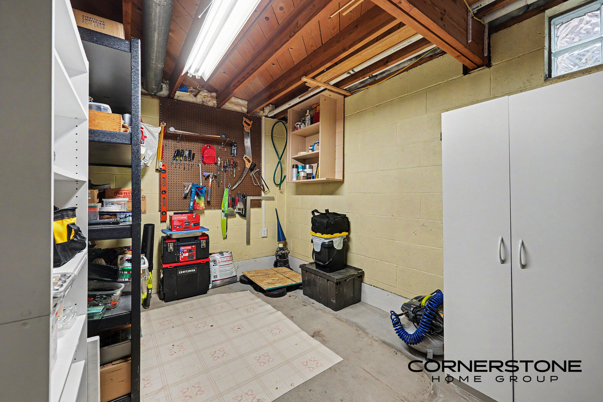 874 Beechwood Street NE Grand Rapids MI 49505
