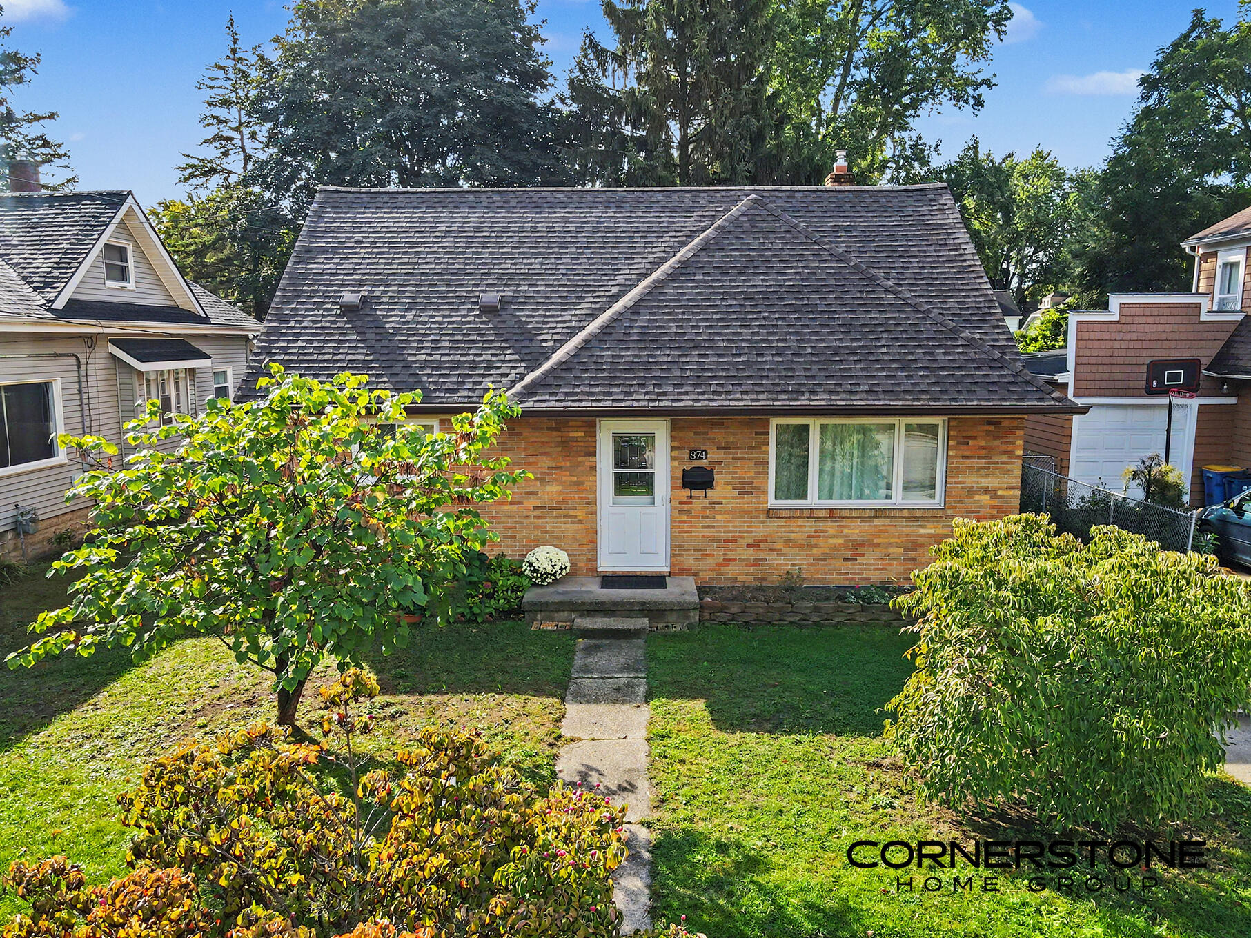 874 Beechwood Street NE Grand Rapids MI 49505