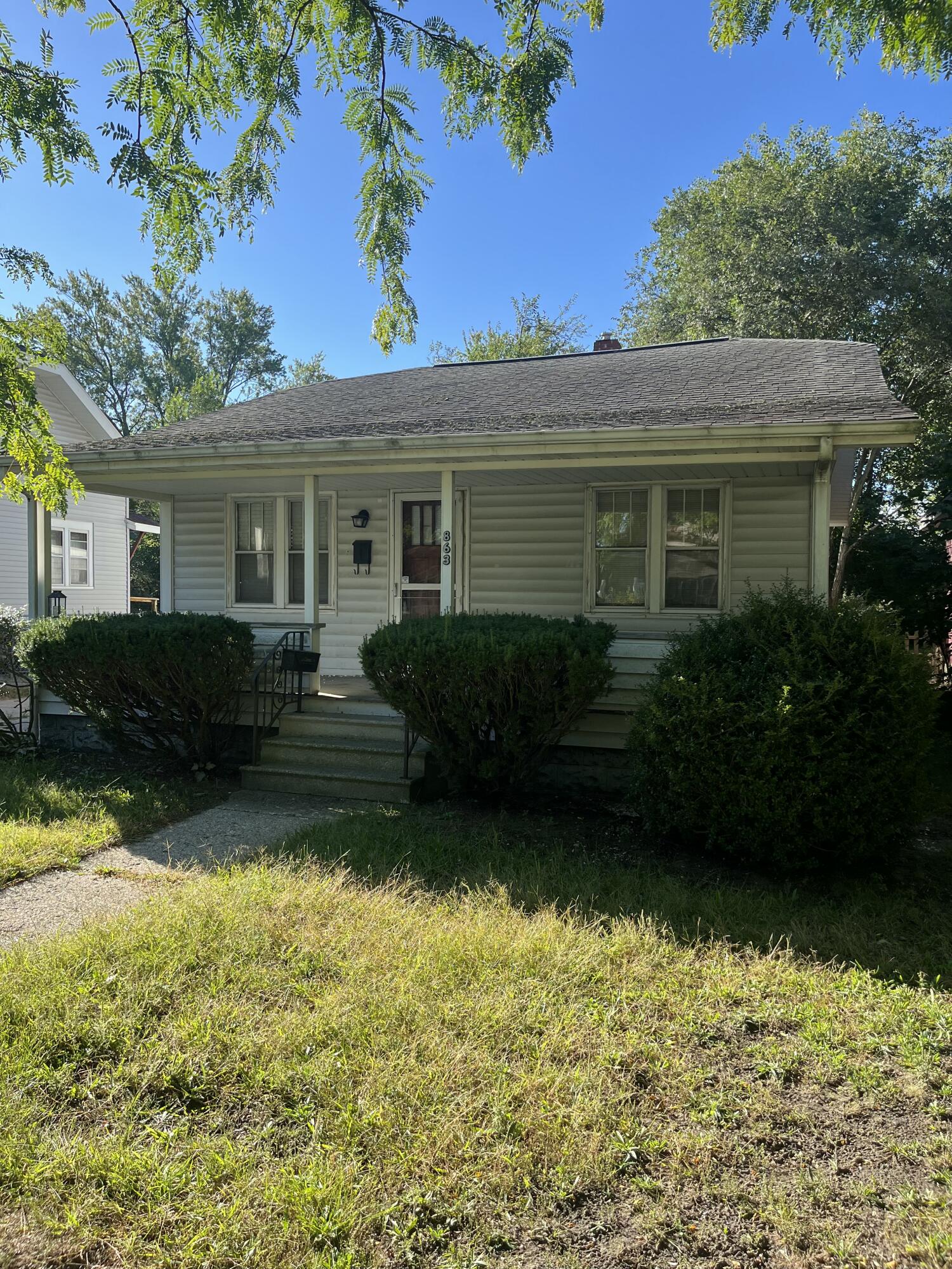 863 E Isabella Avenue Muskegon MI 49442