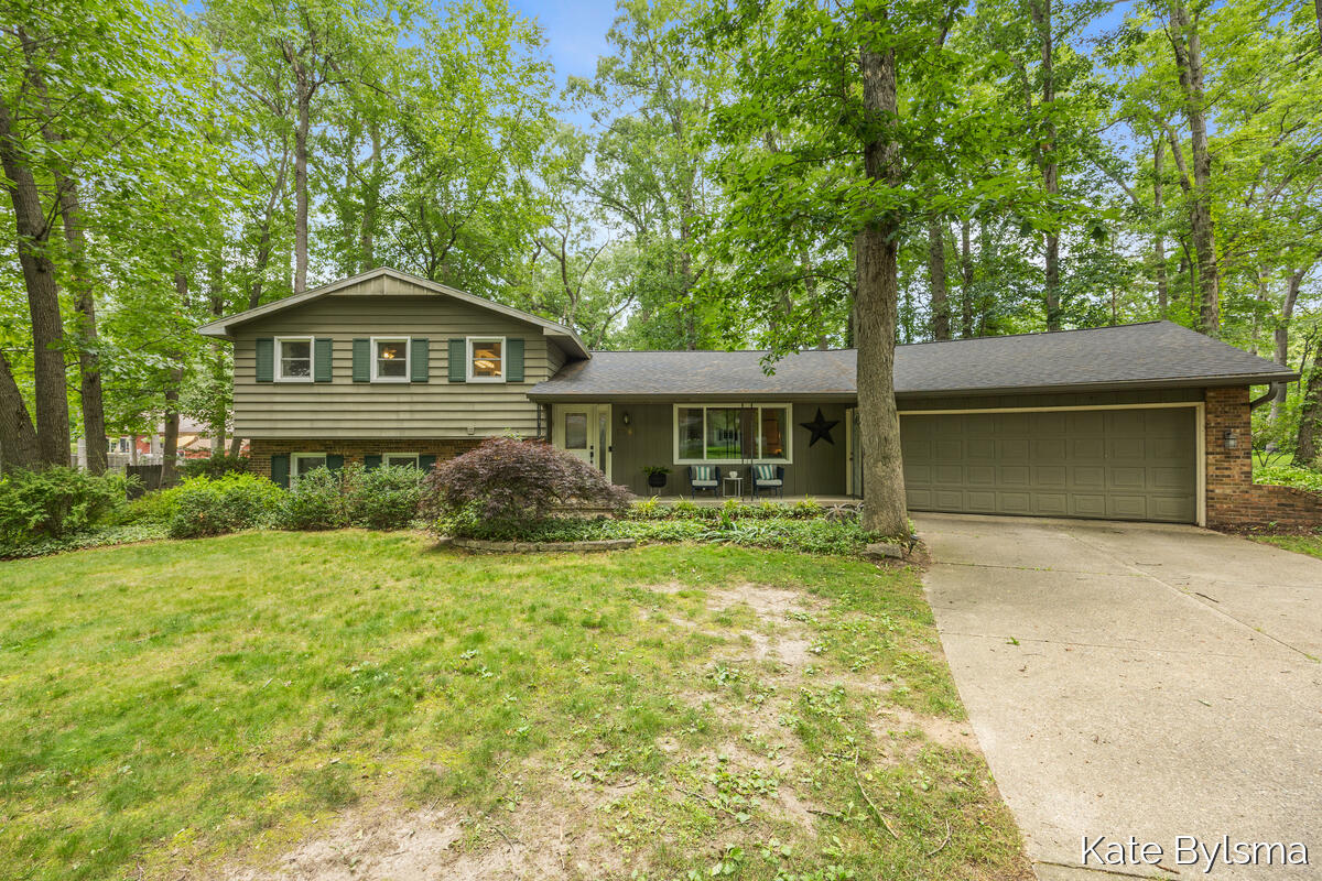 7569 Woodvale Street SE Grand Rapids MI 49546