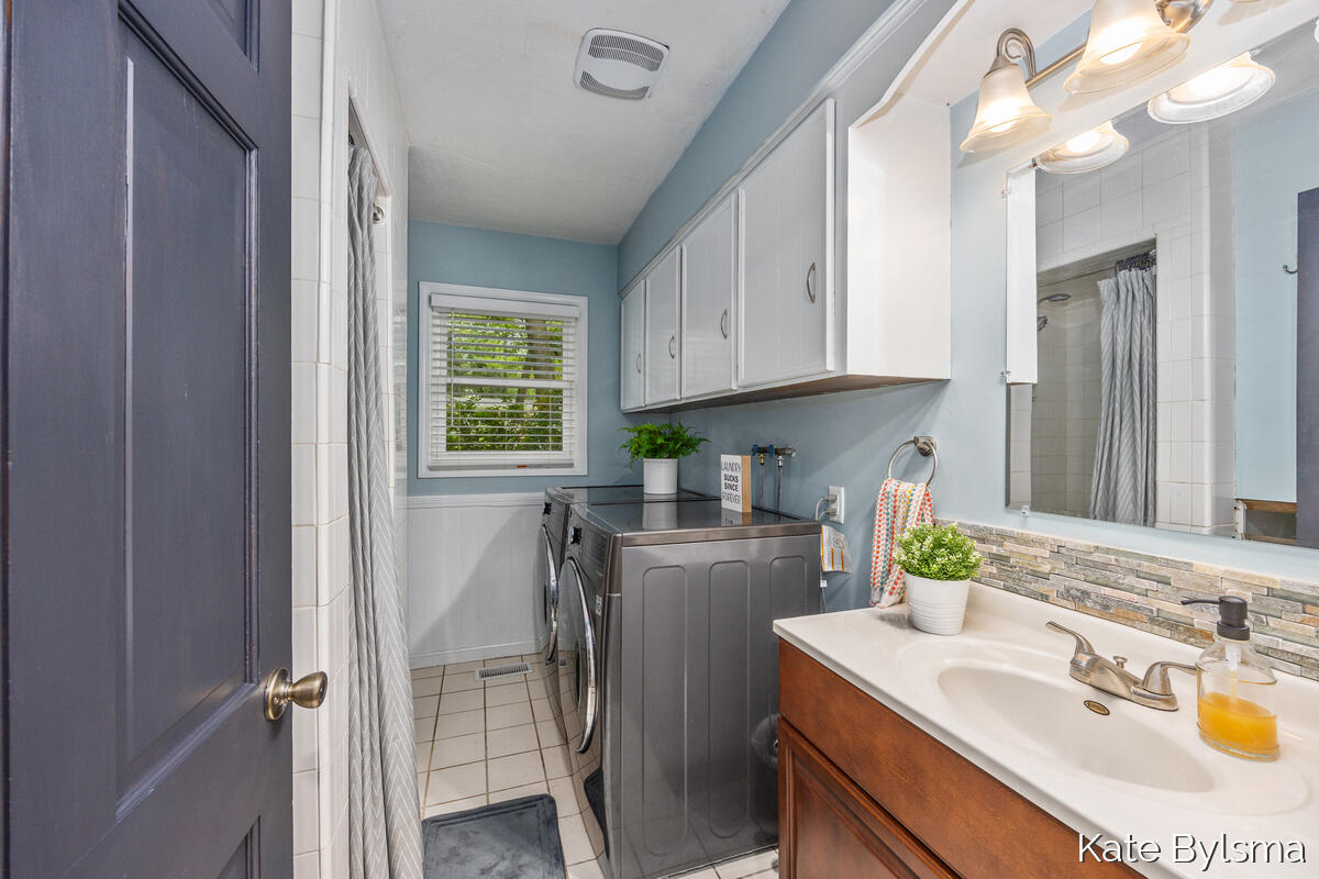 7569 Woodvale Street SE Grand Rapids MI 49546