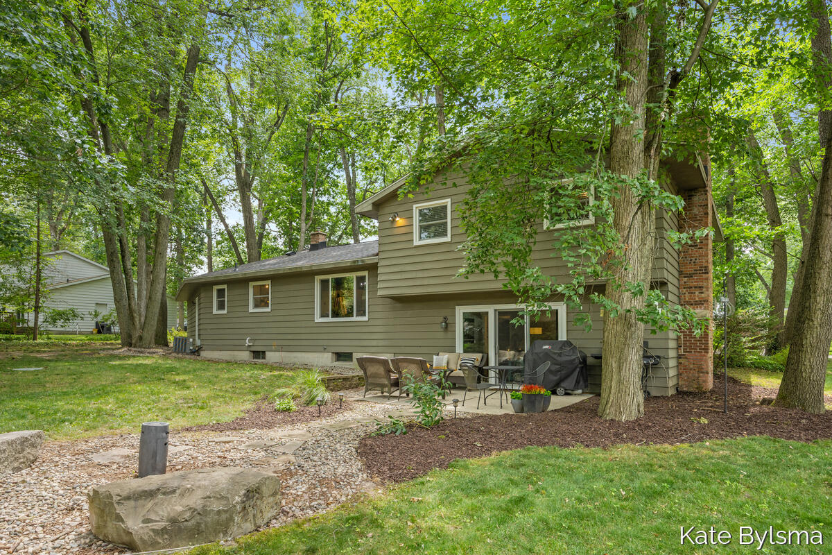 7569 Woodvale Street SE Grand Rapids MI 49546