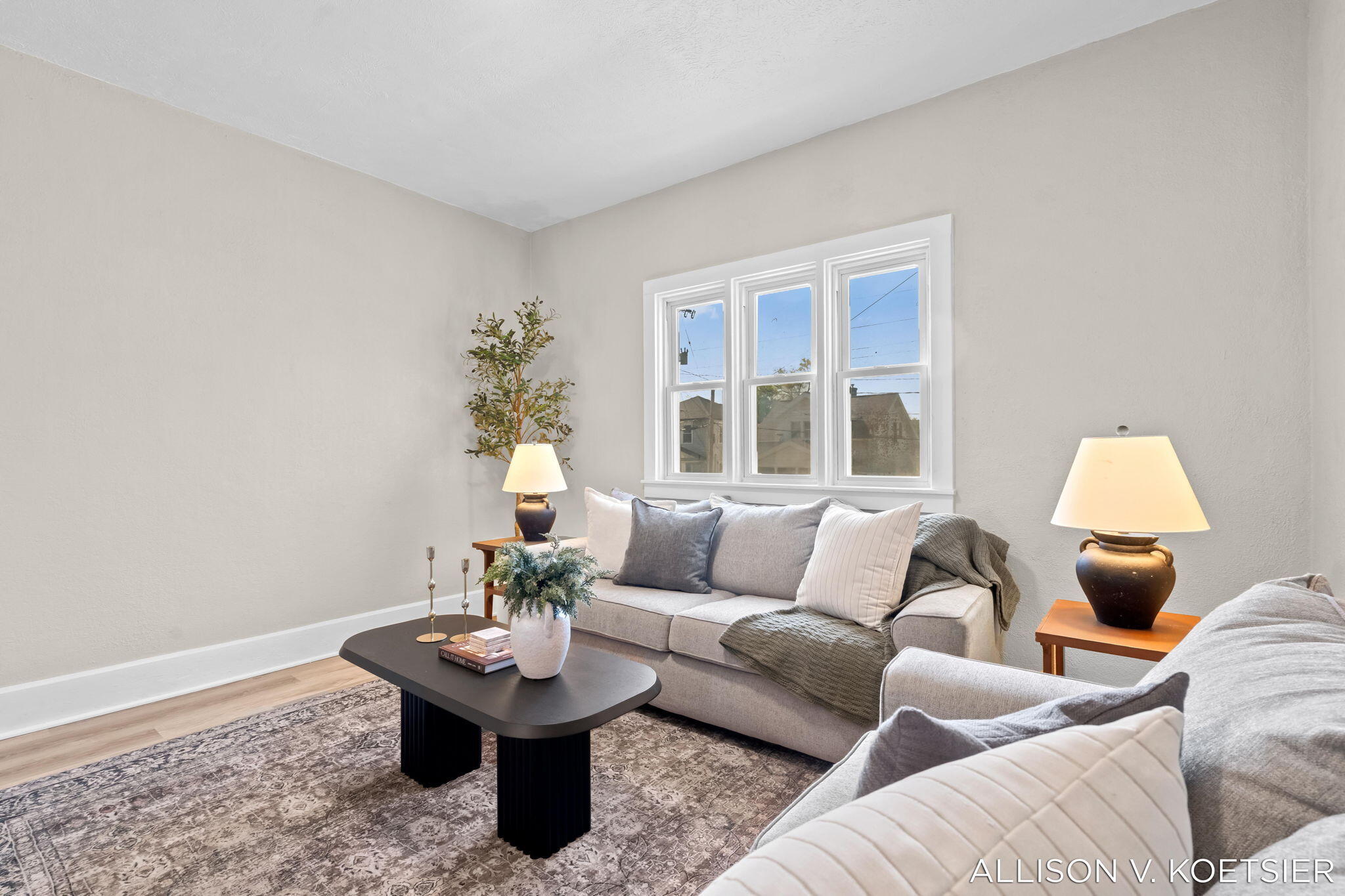 935 Baraga Street NE Grand Rapids MI 49503