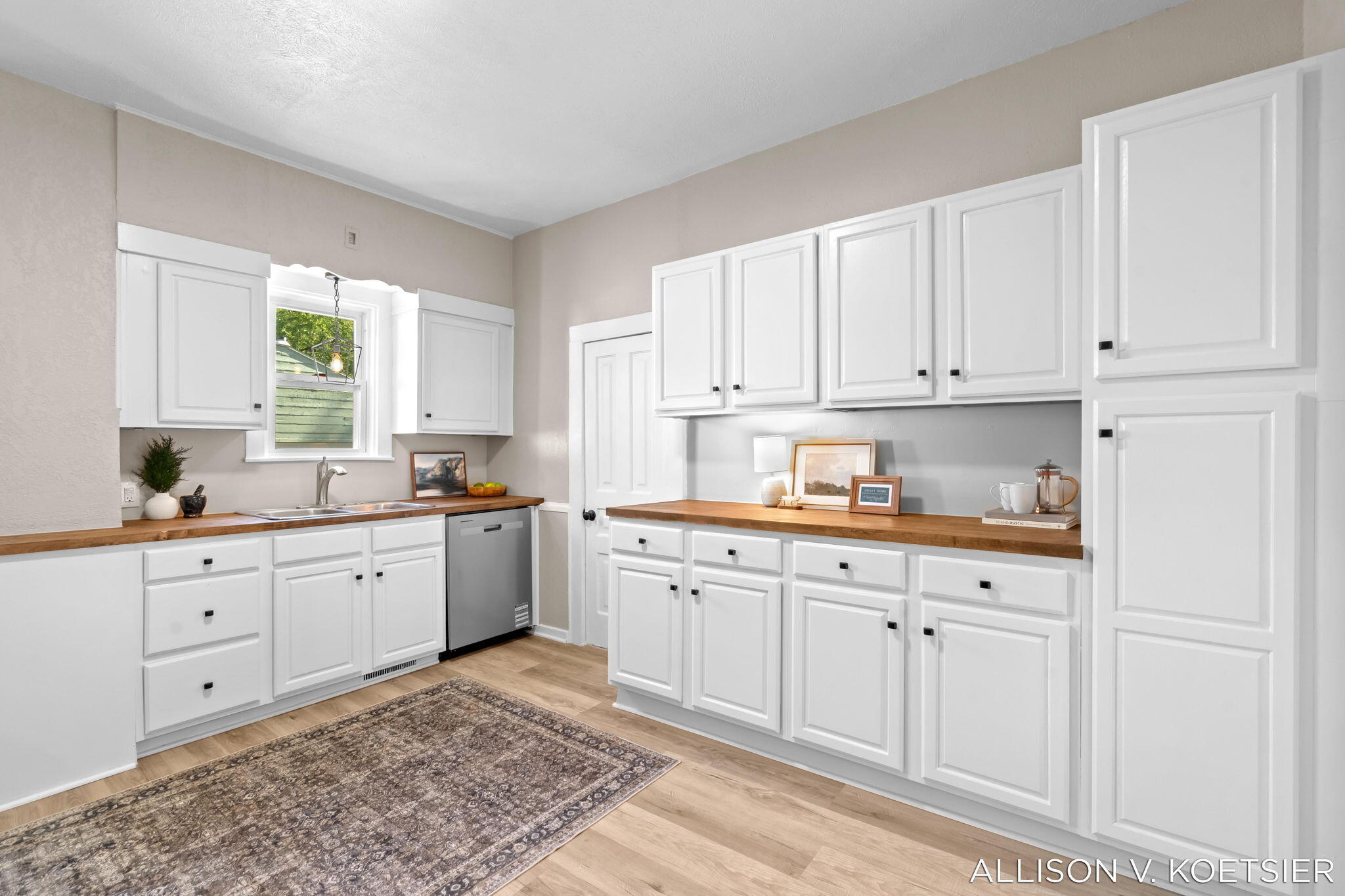 935 Baraga Street NE Grand Rapids MI 49503