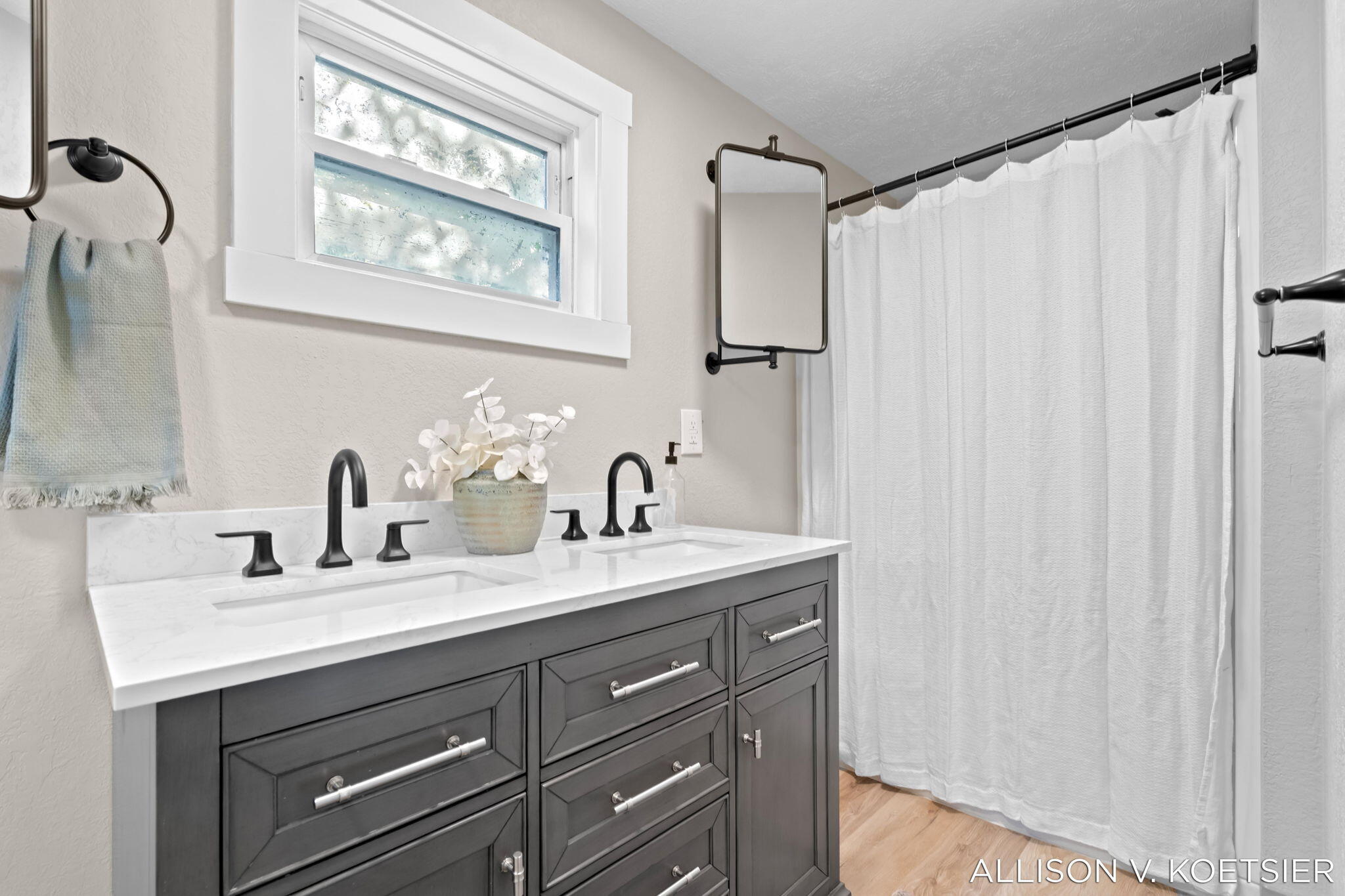935 Baraga Street NE Grand Rapids MI 49503