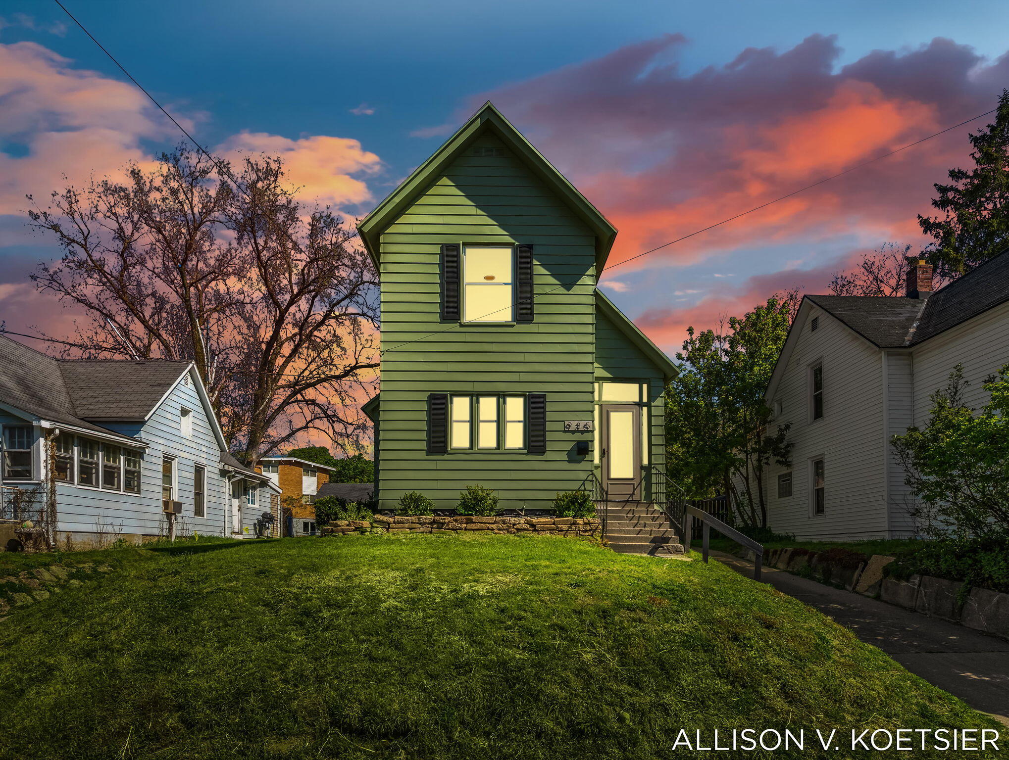 935 Baraga Street NE Grand Rapids MI 49503