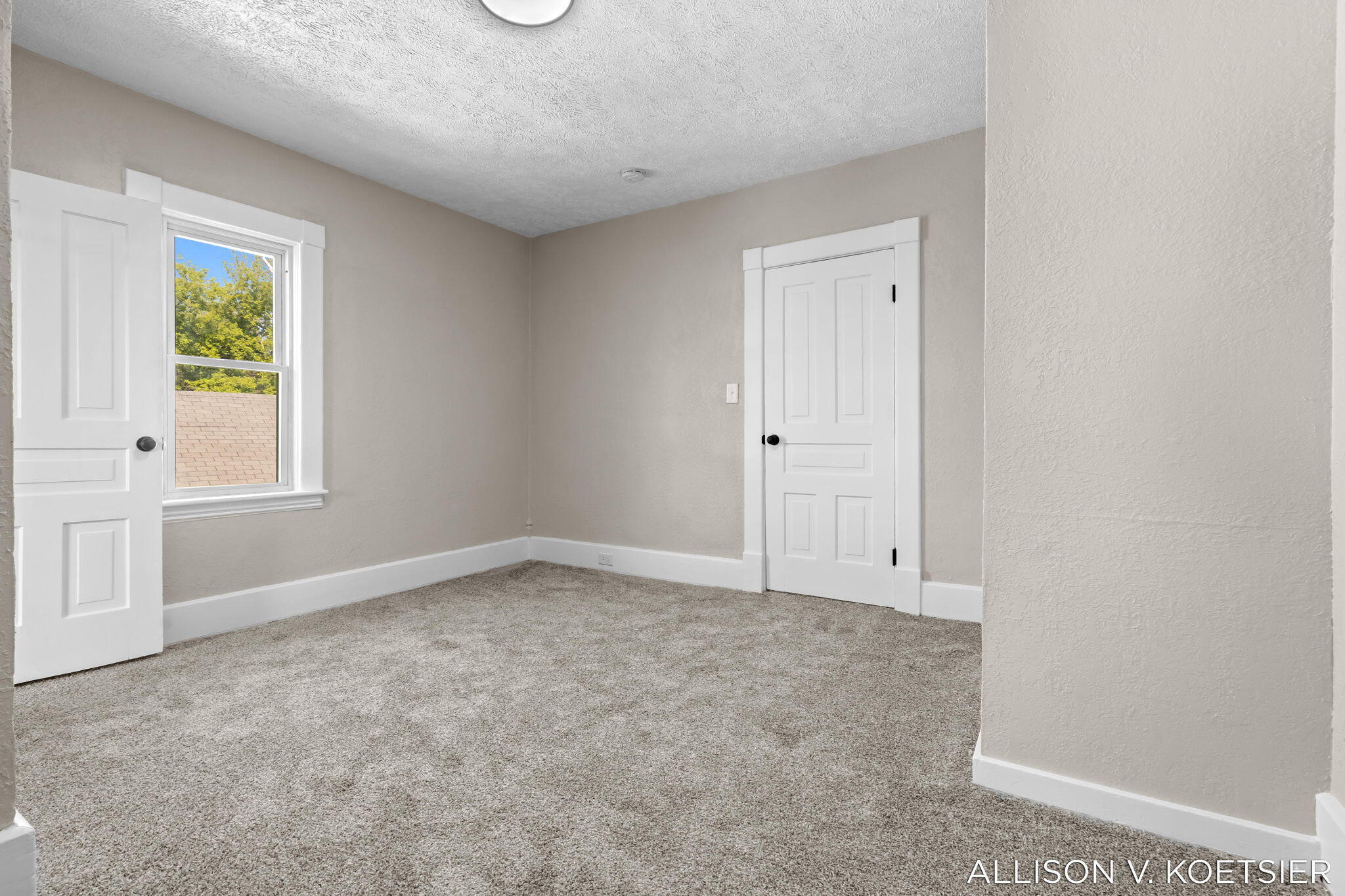 935 Baraga Street NE Grand Rapids MI 49503