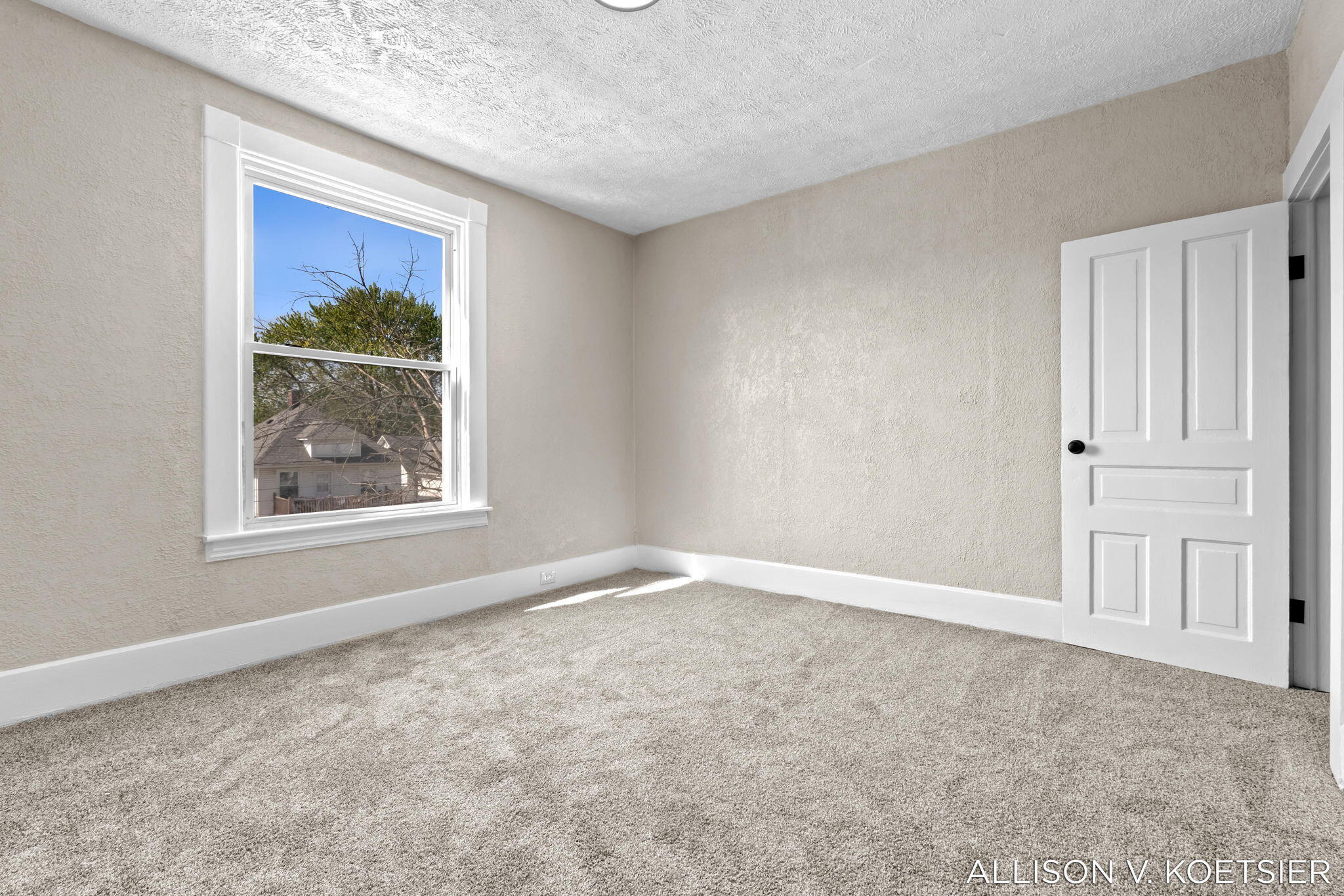 935 Baraga Street NE Grand Rapids MI 49503