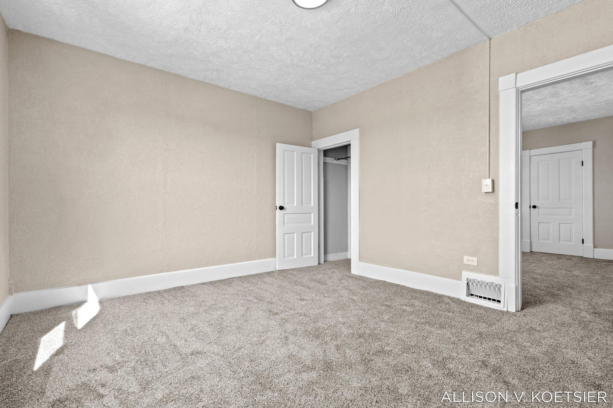935 Baraga Street NE Grand Rapids MI 49503