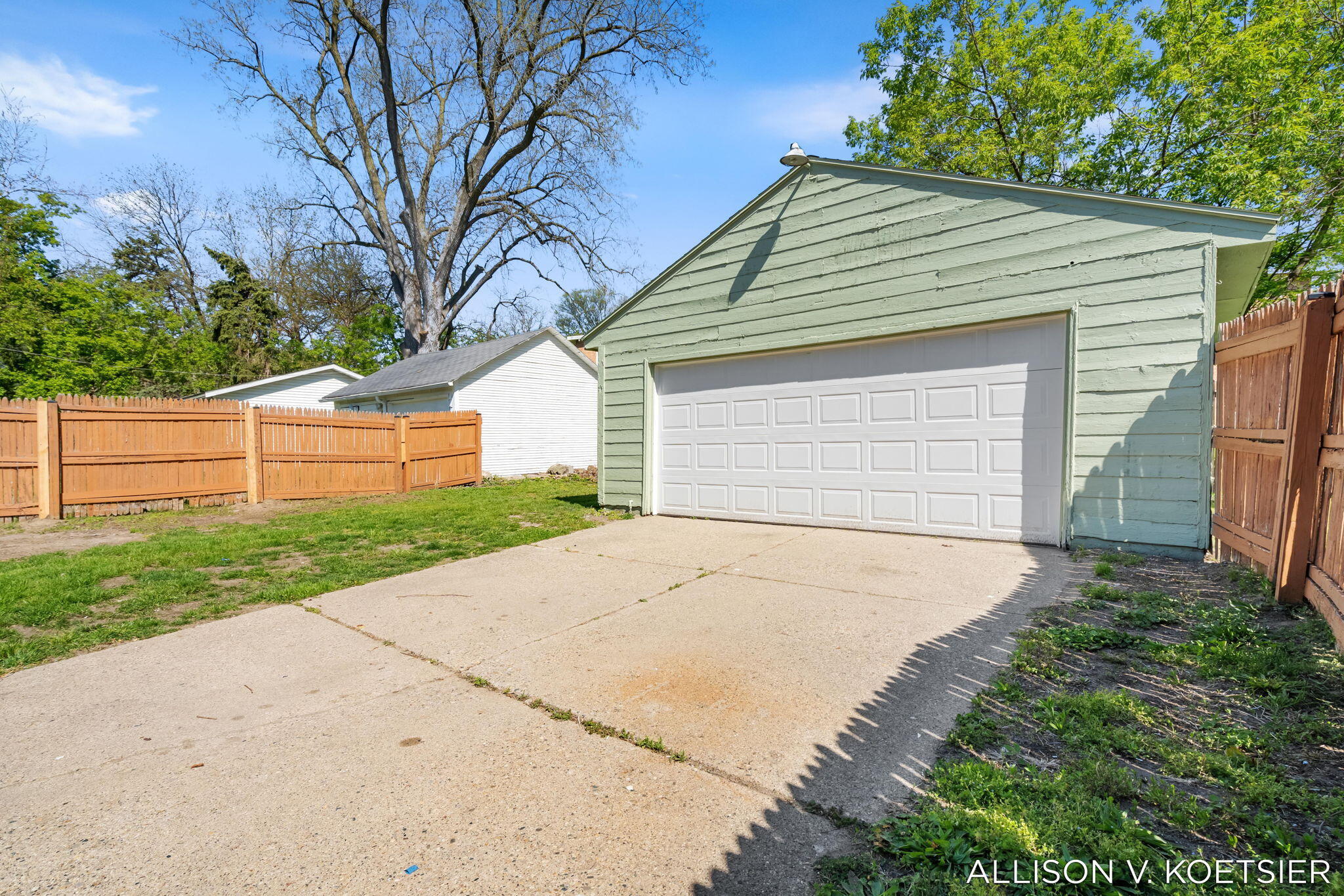 935 Baraga Street NE Grand Rapids MI 49503