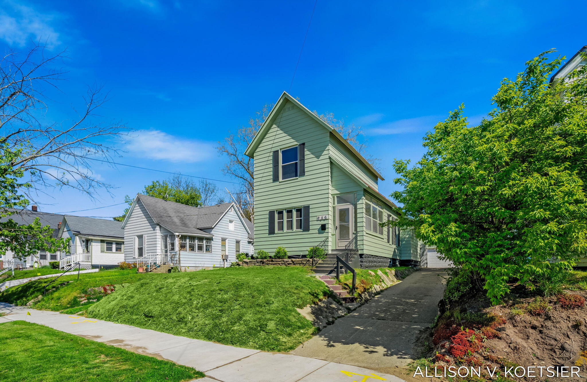 935 Baraga Street NE Grand Rapids MI 49503