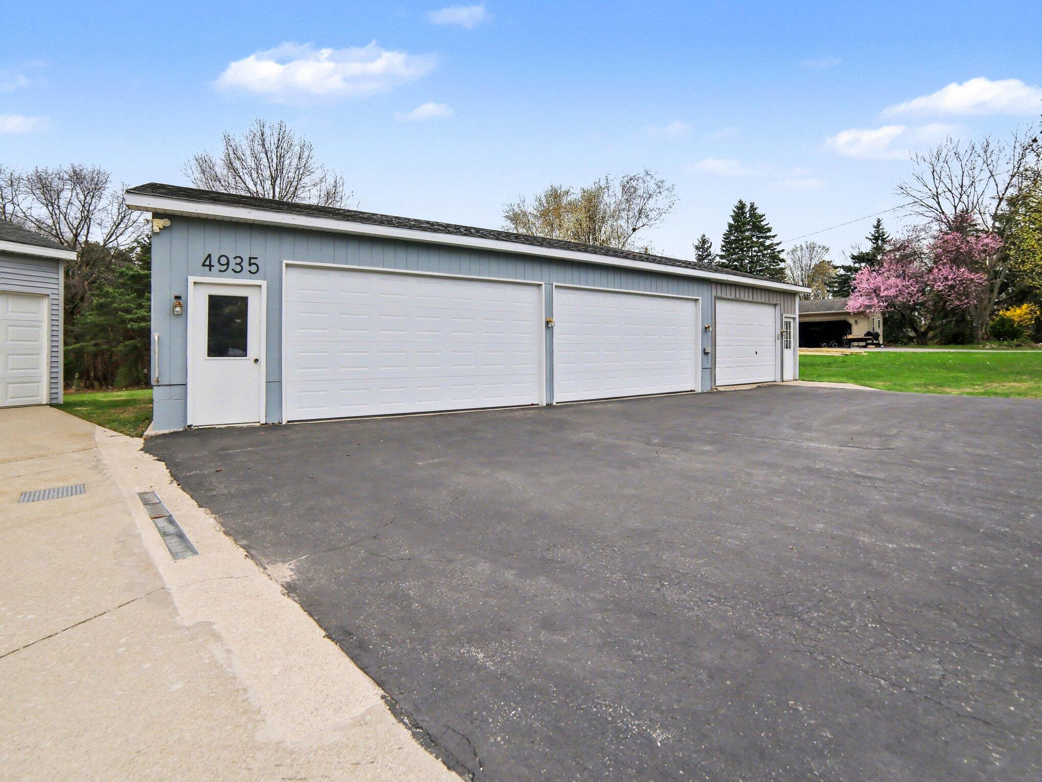 4935 W Deren Road Ludington MI 49431