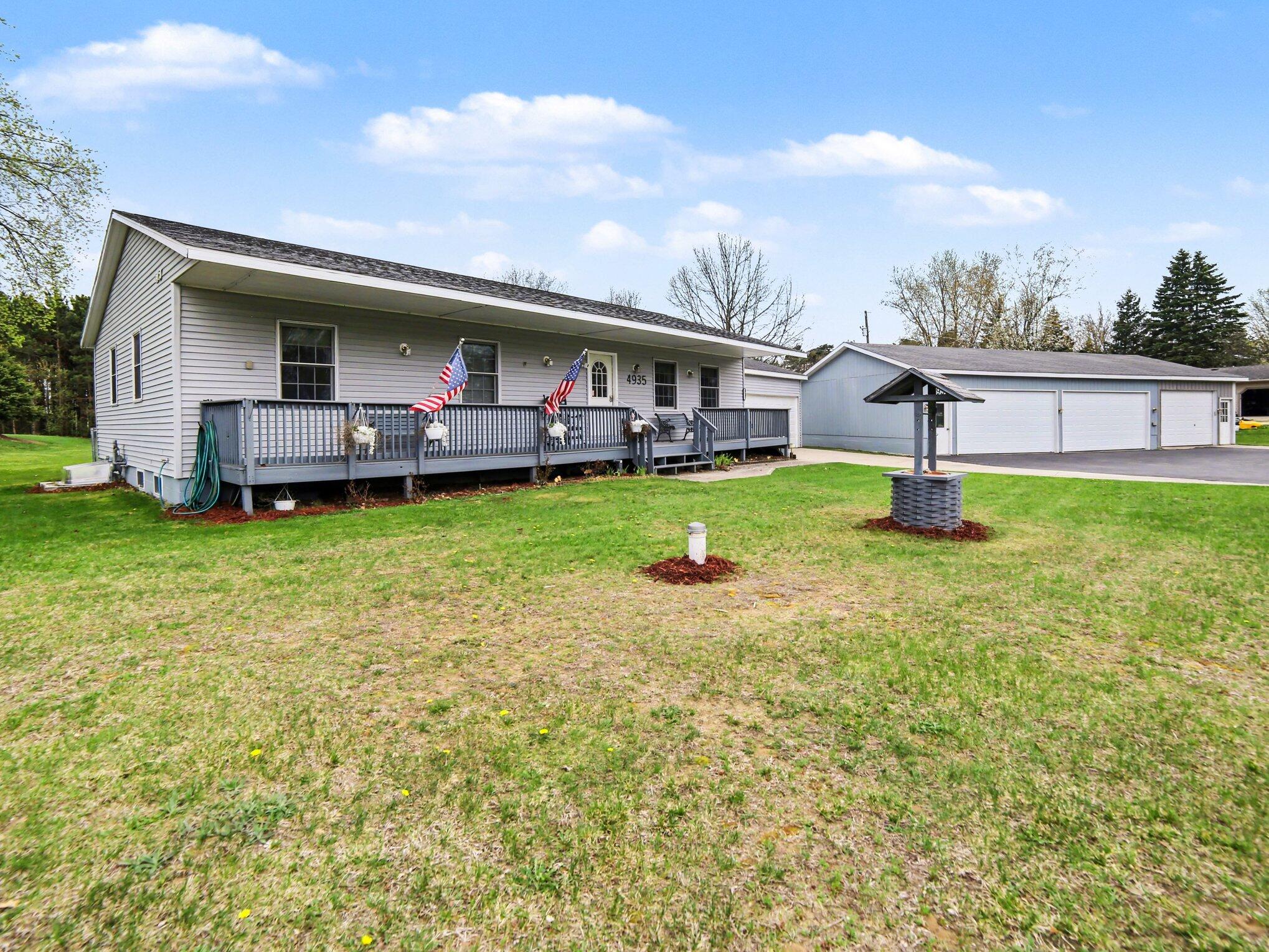 4935 W Deren Road Ludington MI 49431