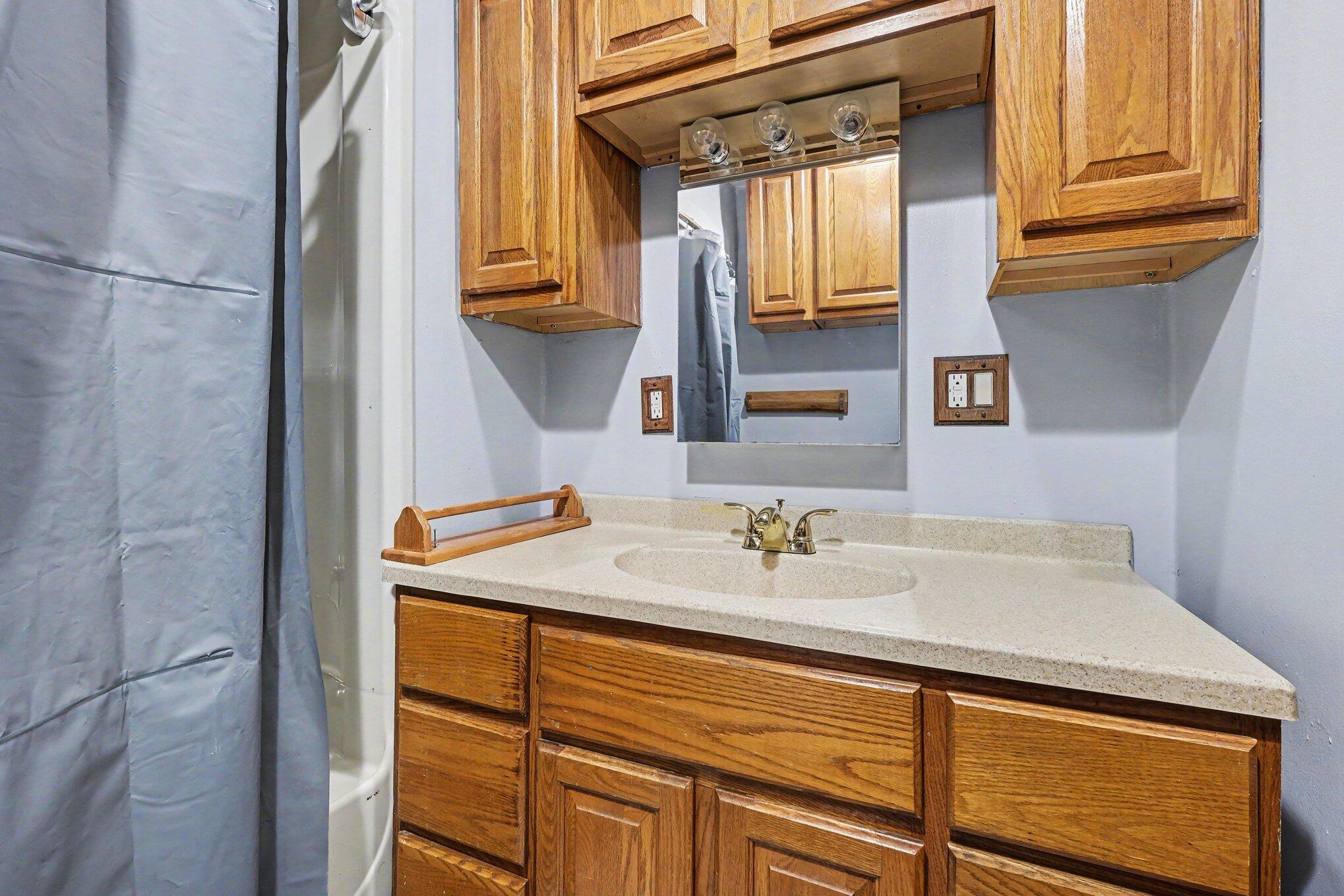 353 Cedar Street NE Grand Rapids MI 49503