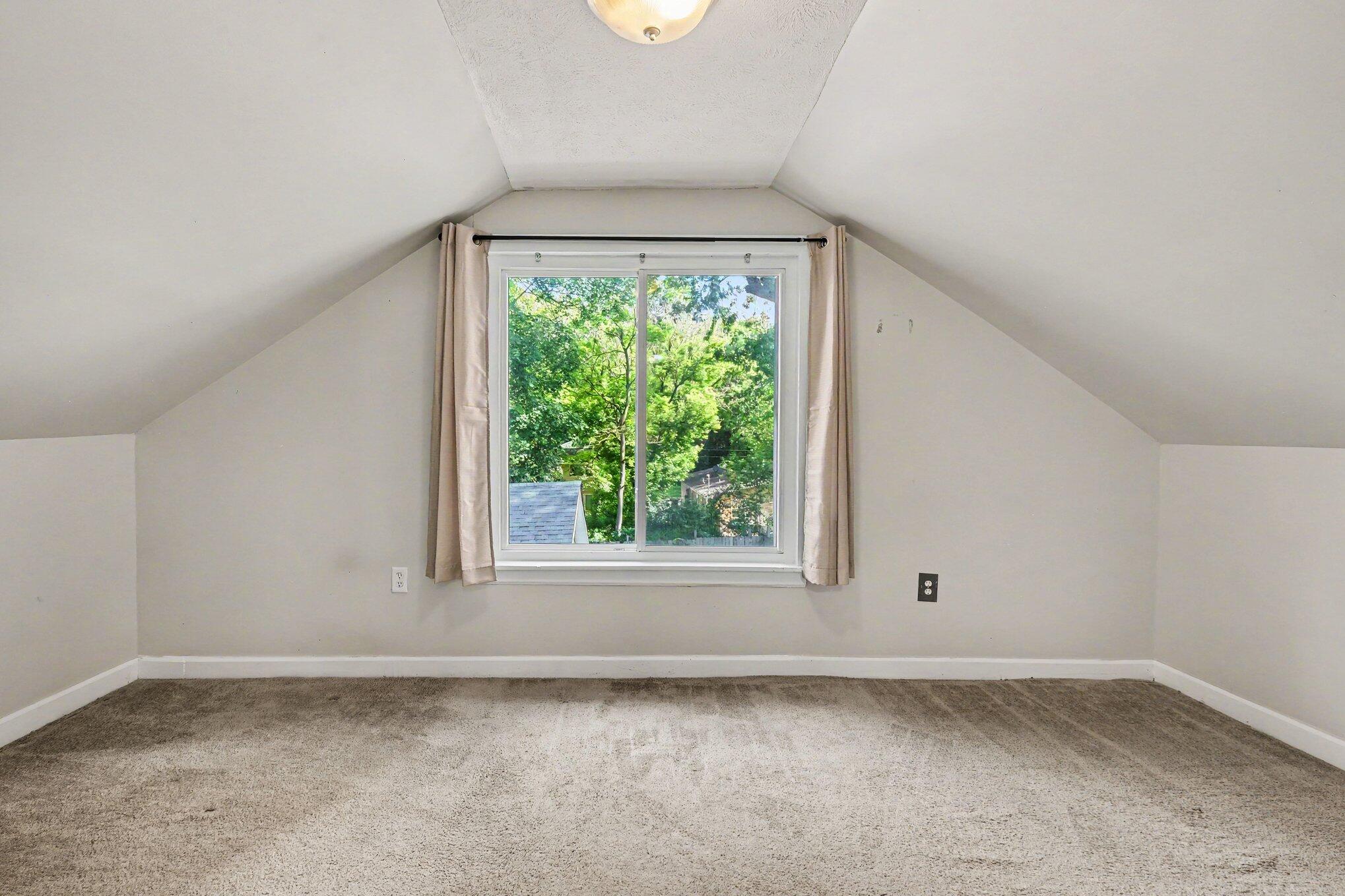 353 Cedar Street NE Grand Rapids MI 49503
