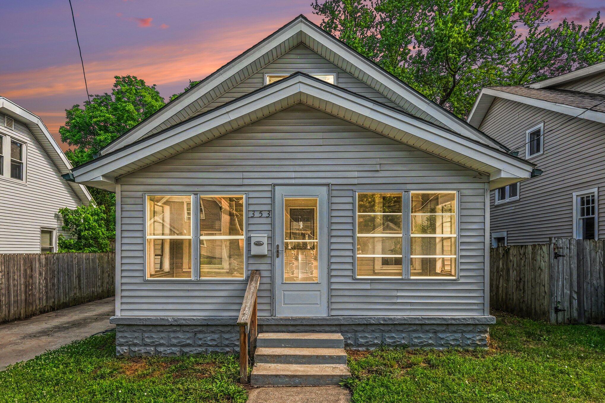 353 Cedar Street NE Grand Rapids MI 49503