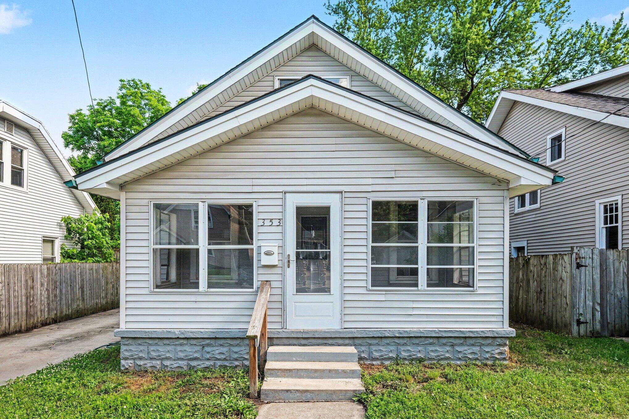 353 Cedar Street NE Grand Rapids MI 49503
