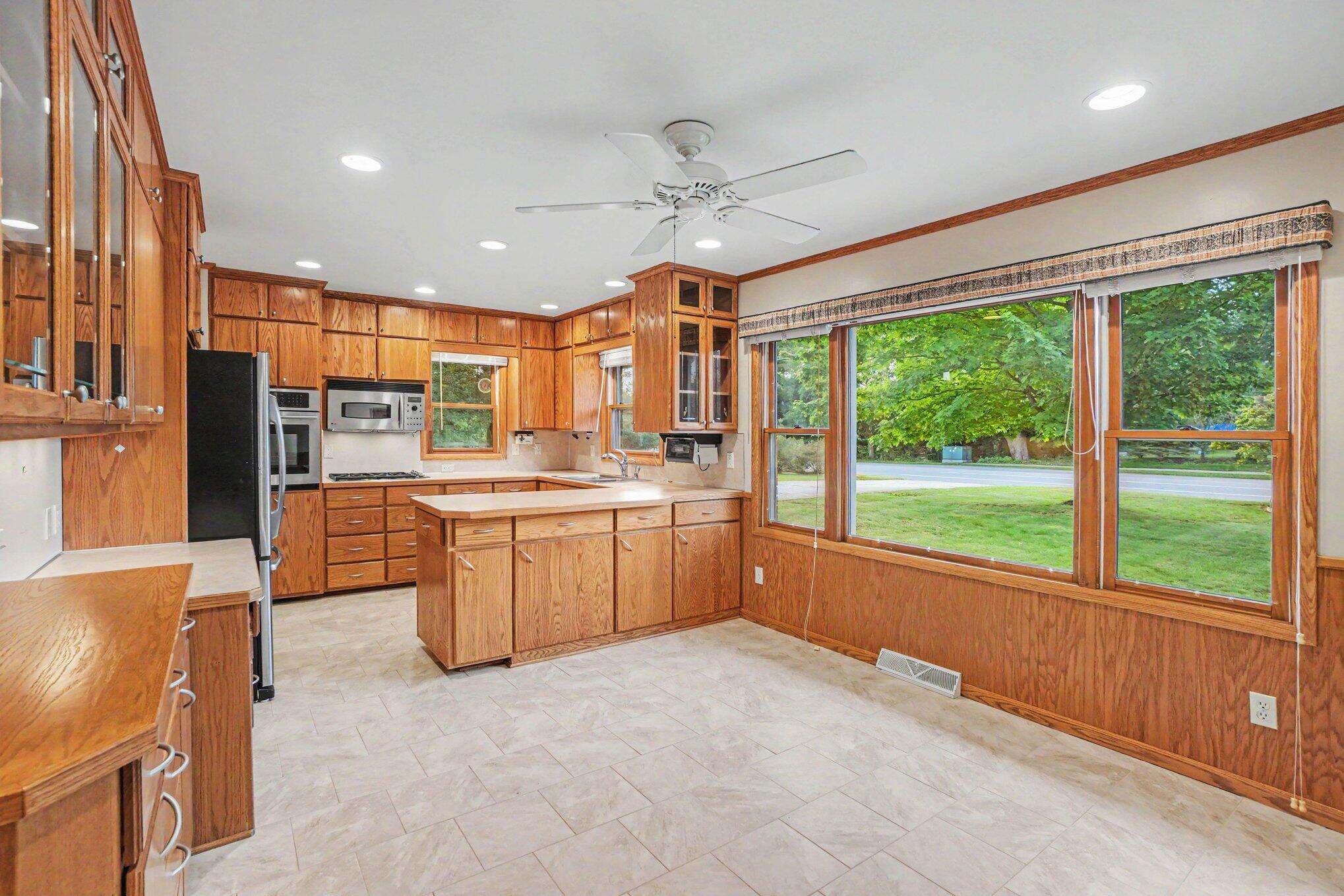 1145 W Lakewood Boulevard Holland MI 49424