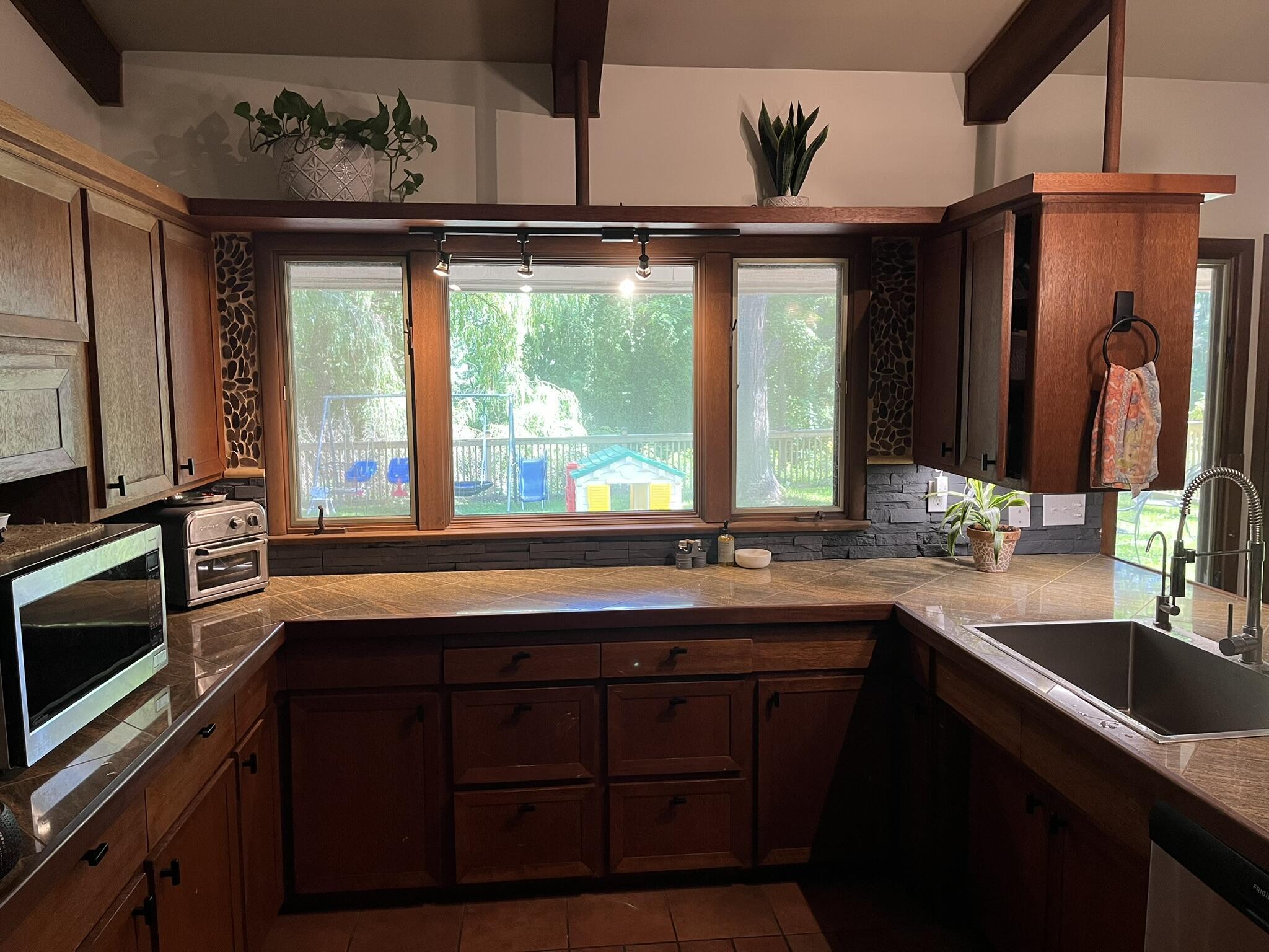 3283 W Kinney Ludington MI 49431