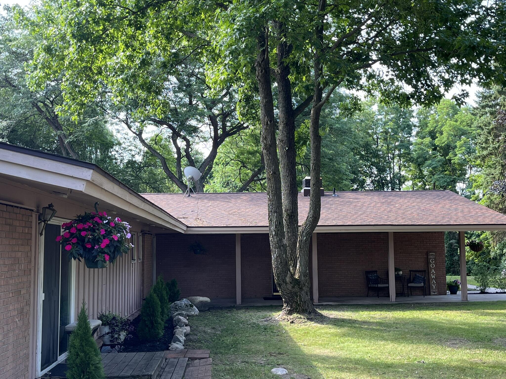 3283 W Kinney Ludington MI 49431