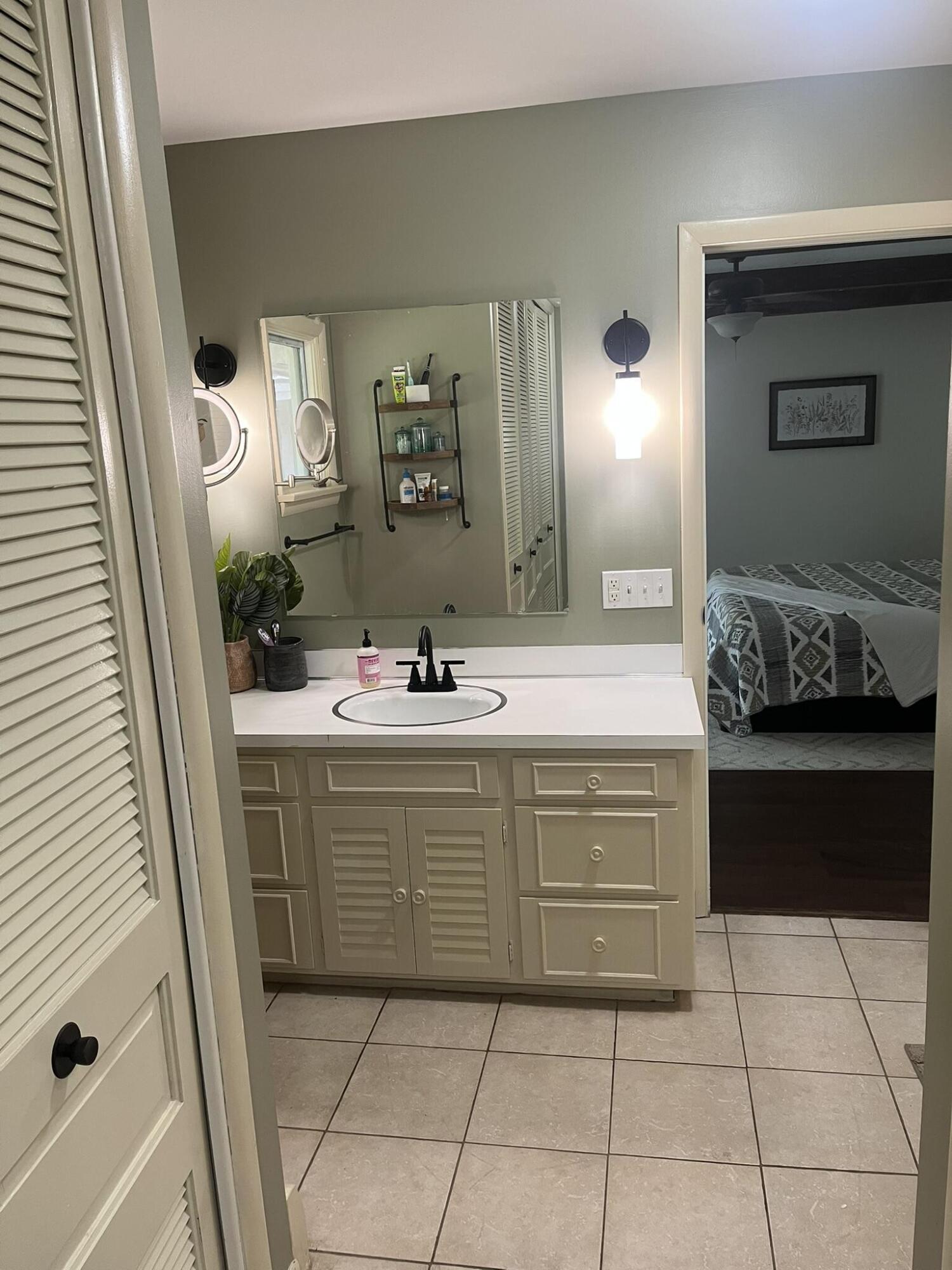 3283 W Kinney Ludington MI 49431