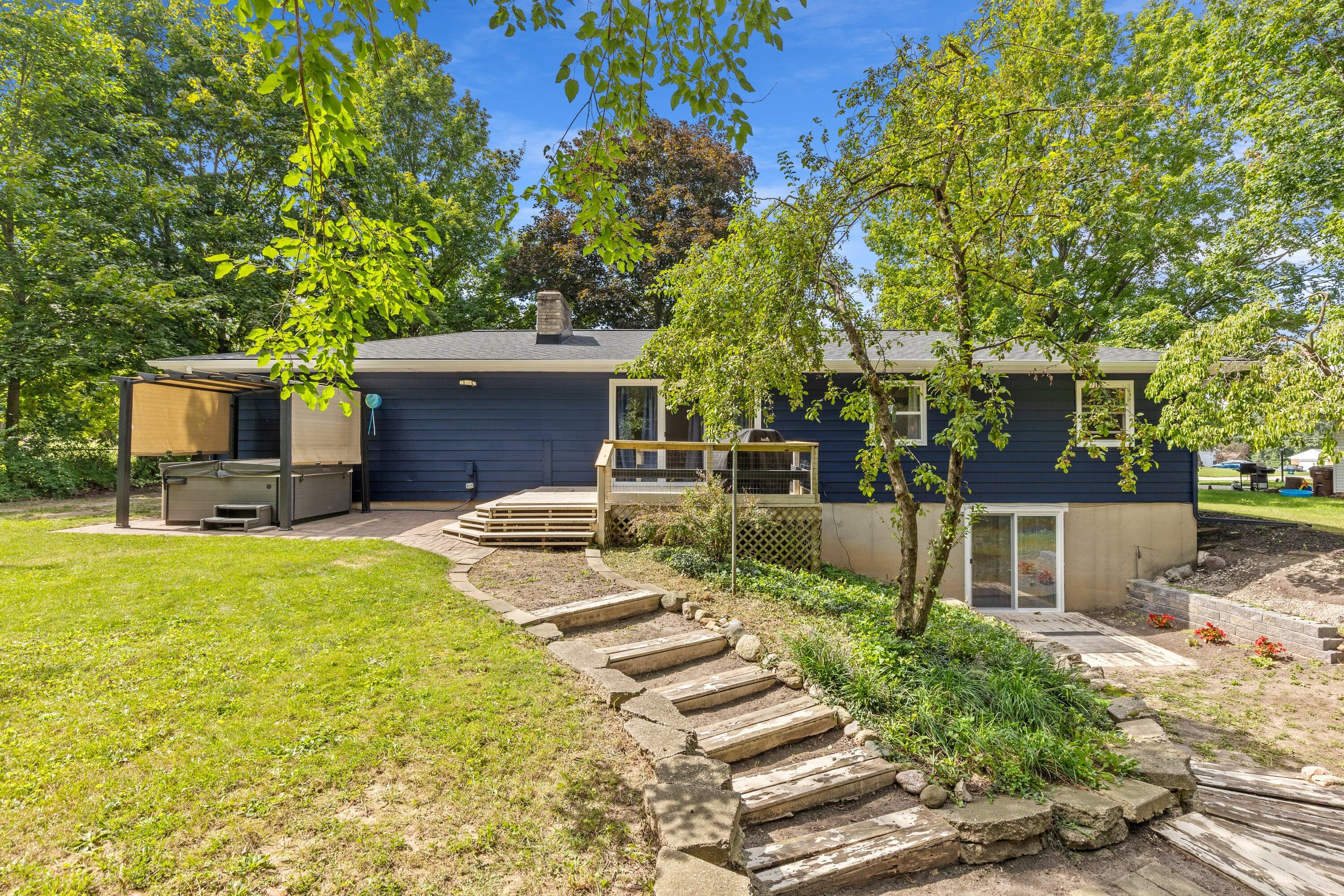 7246 Rezen Drive NE Rockford MI 49341