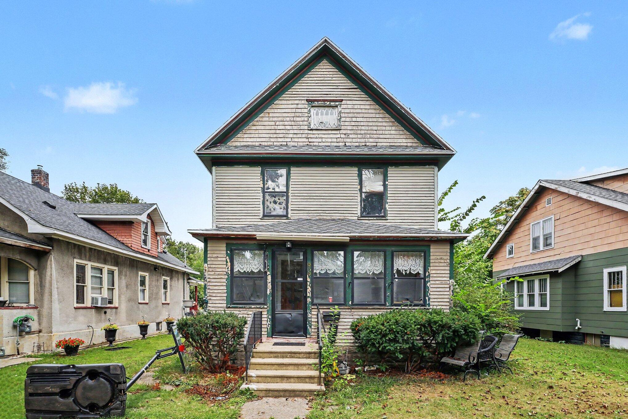 909 Clinton Avenue Kalamazoo MI 49001