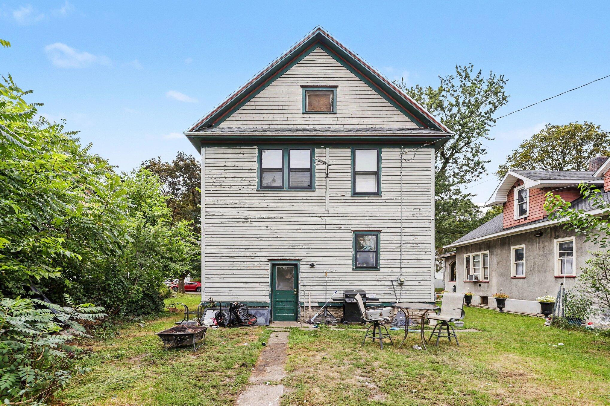 909 Clinton Avenue Kalamazoo MI 49001