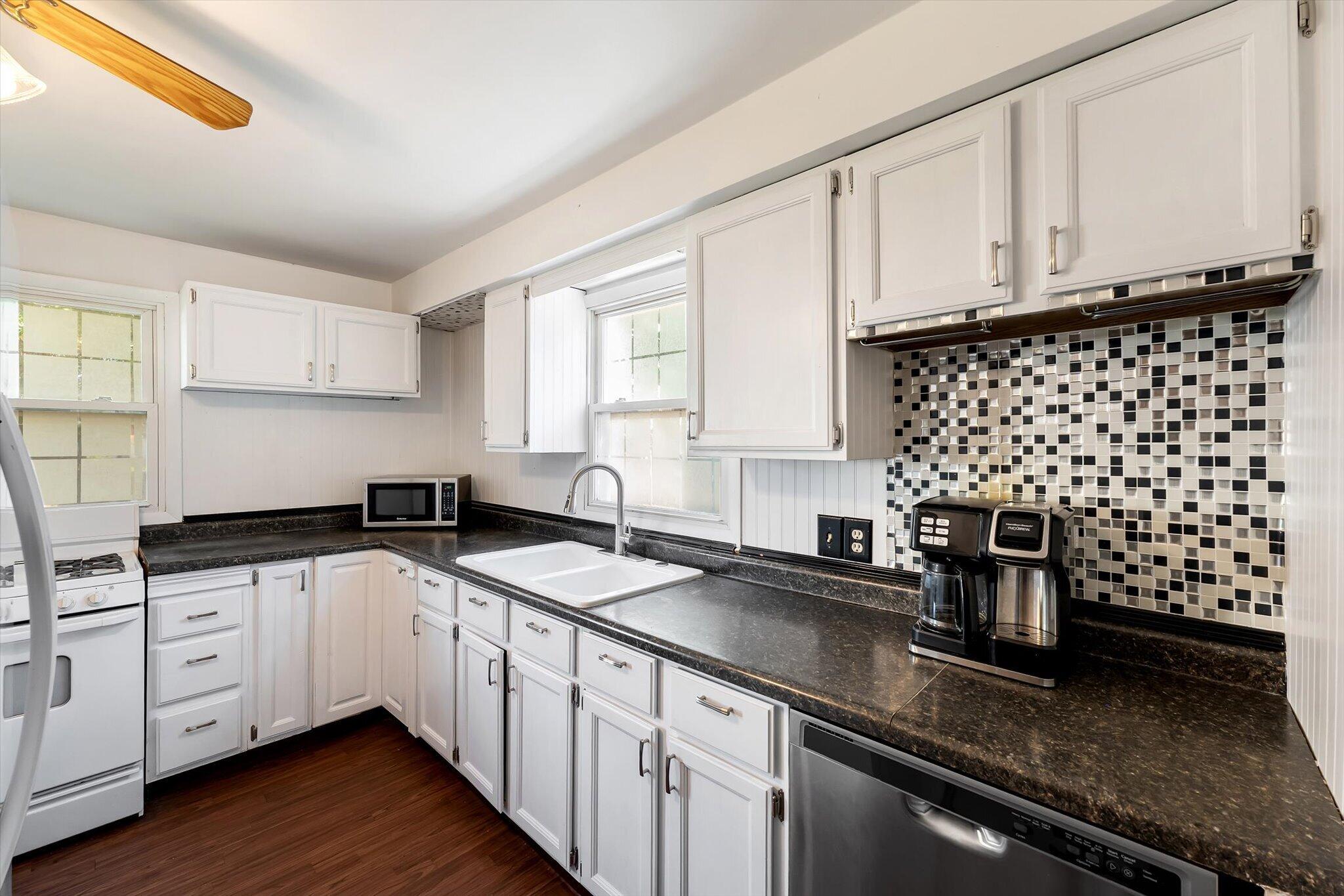 907 California Street NW Grand Rapids MI 49504