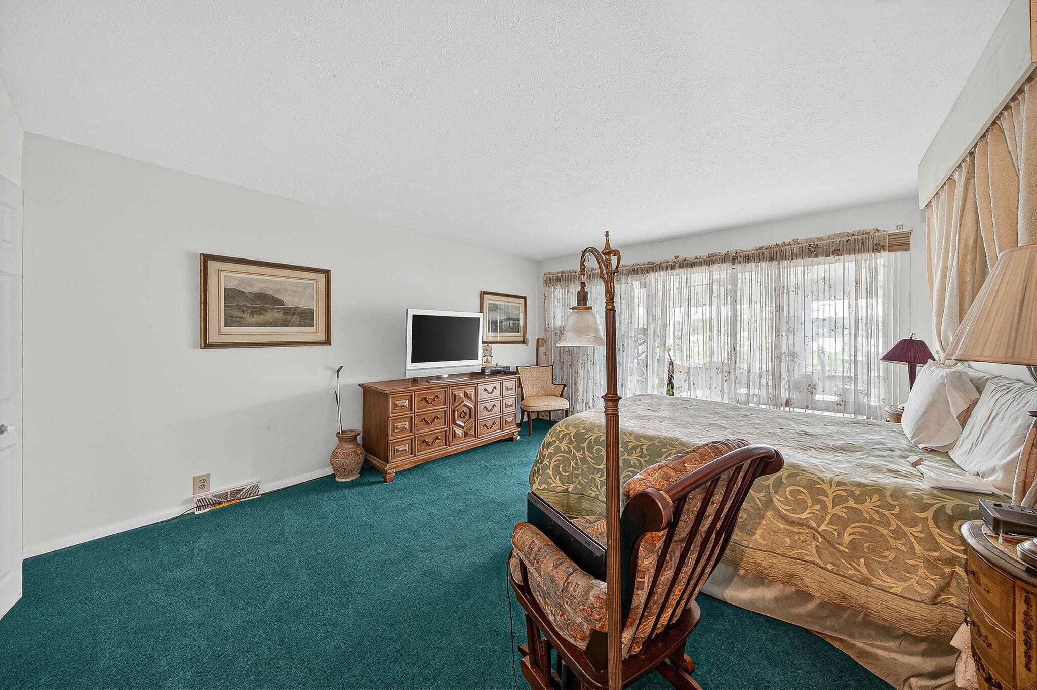 68800 S Shore Drive Edwardsburg MI 49112