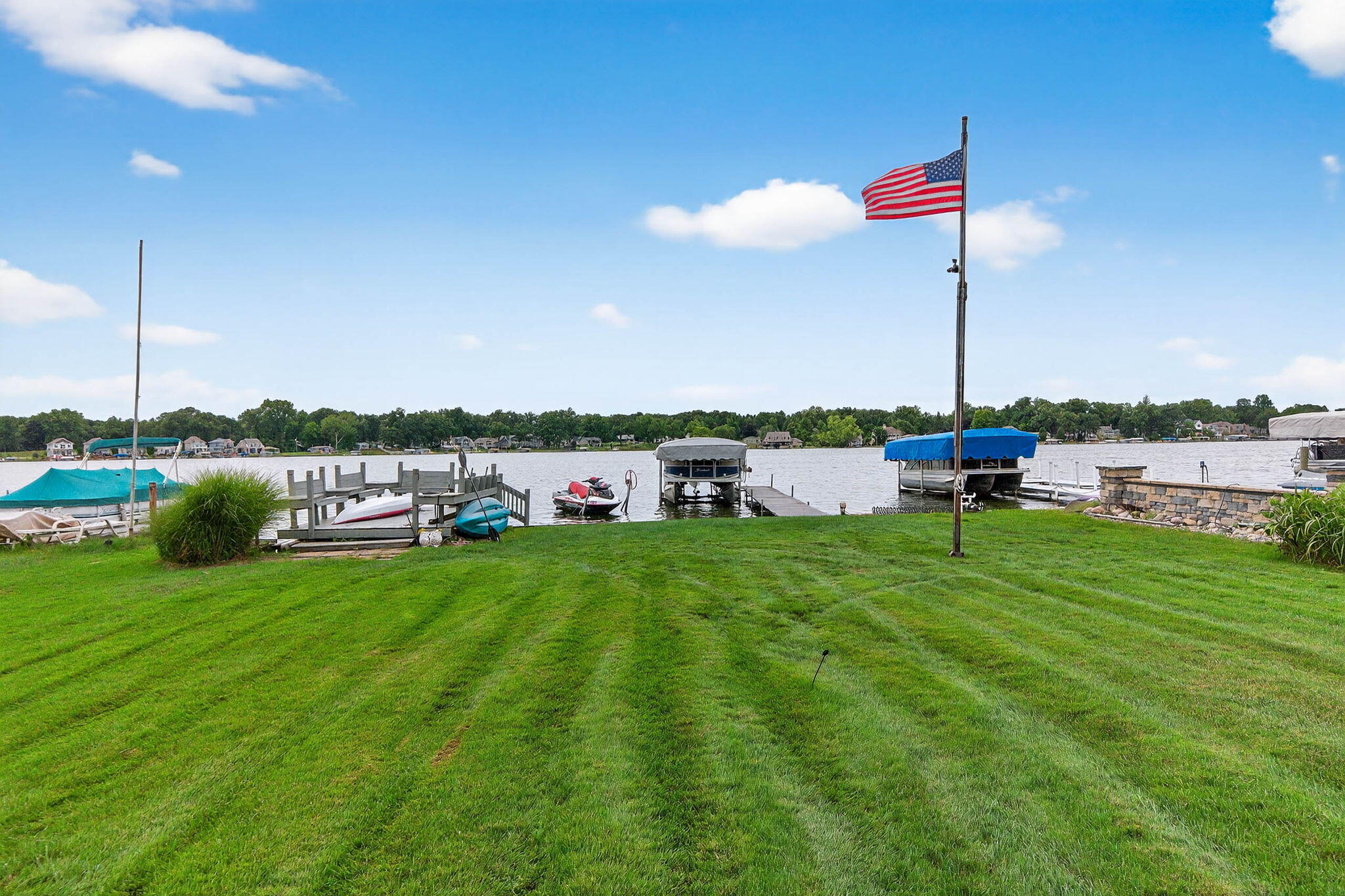 68800 S Shore Drive Edwardsburg MI 49112