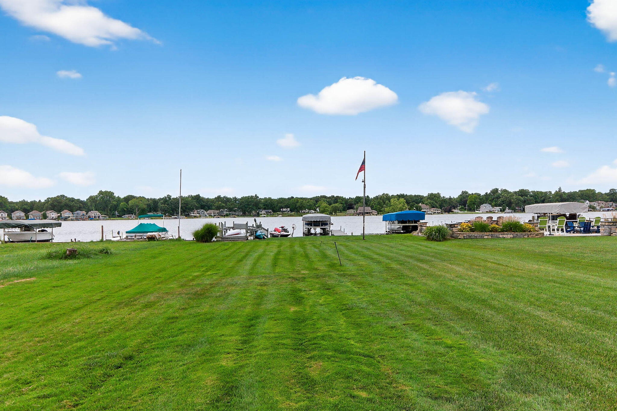 68800 S Shore Drive Edwardsburg MI 49112