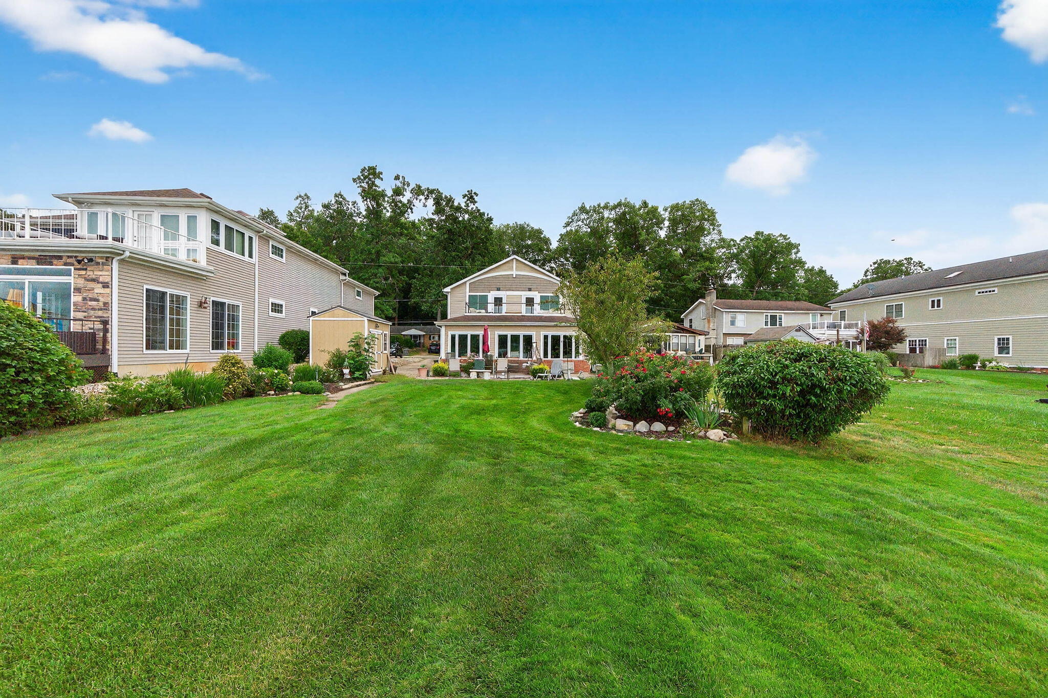 68800 S Shore Drive Edwardsburg MI 49112