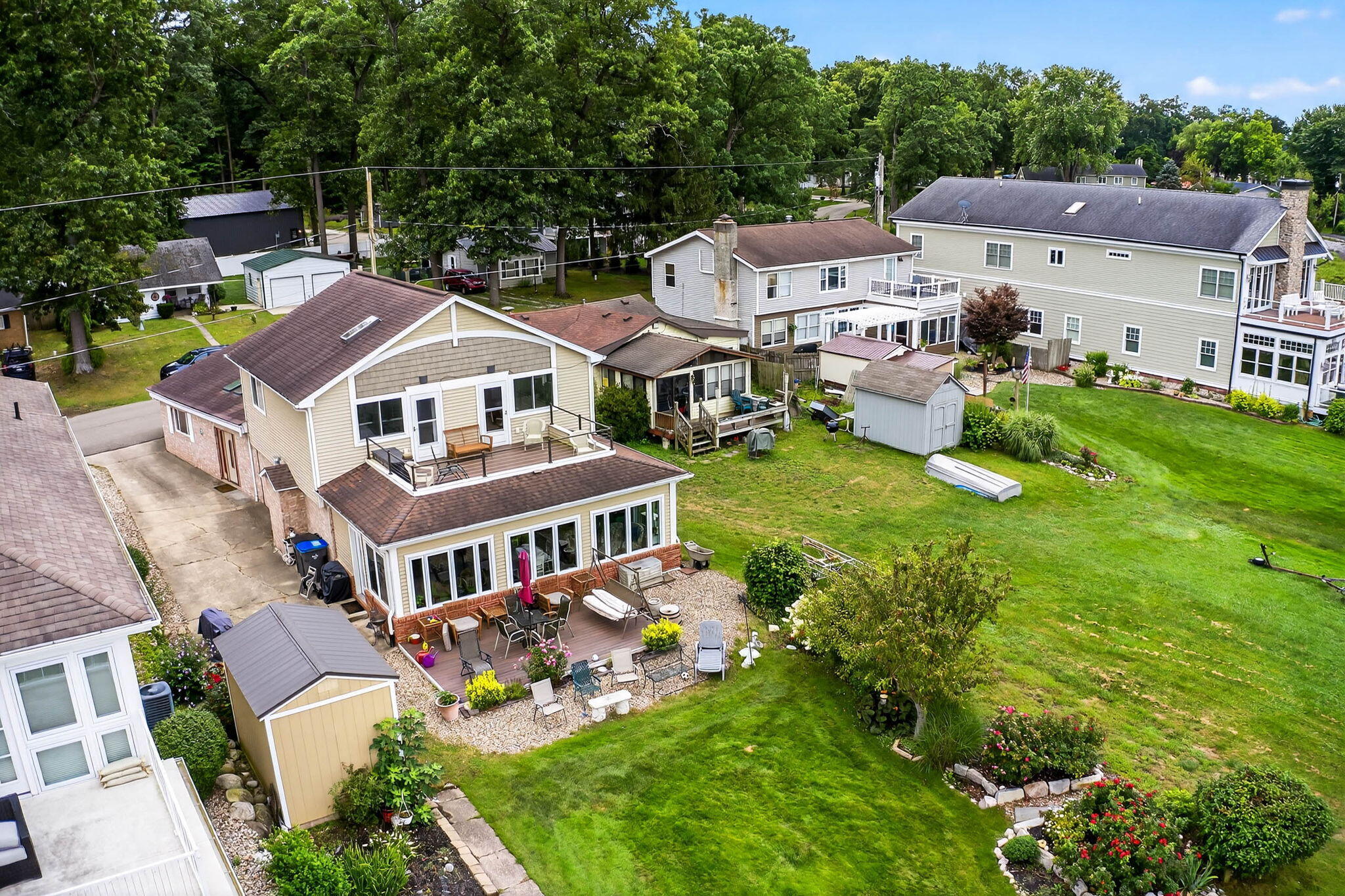 68800 S Shore Drive Edwardsburg MI 49112