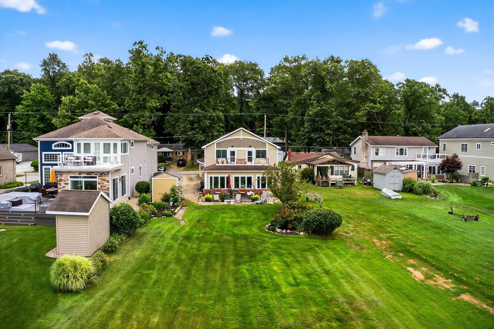 68800 S Shore Drive Edwardsburg MI 49112